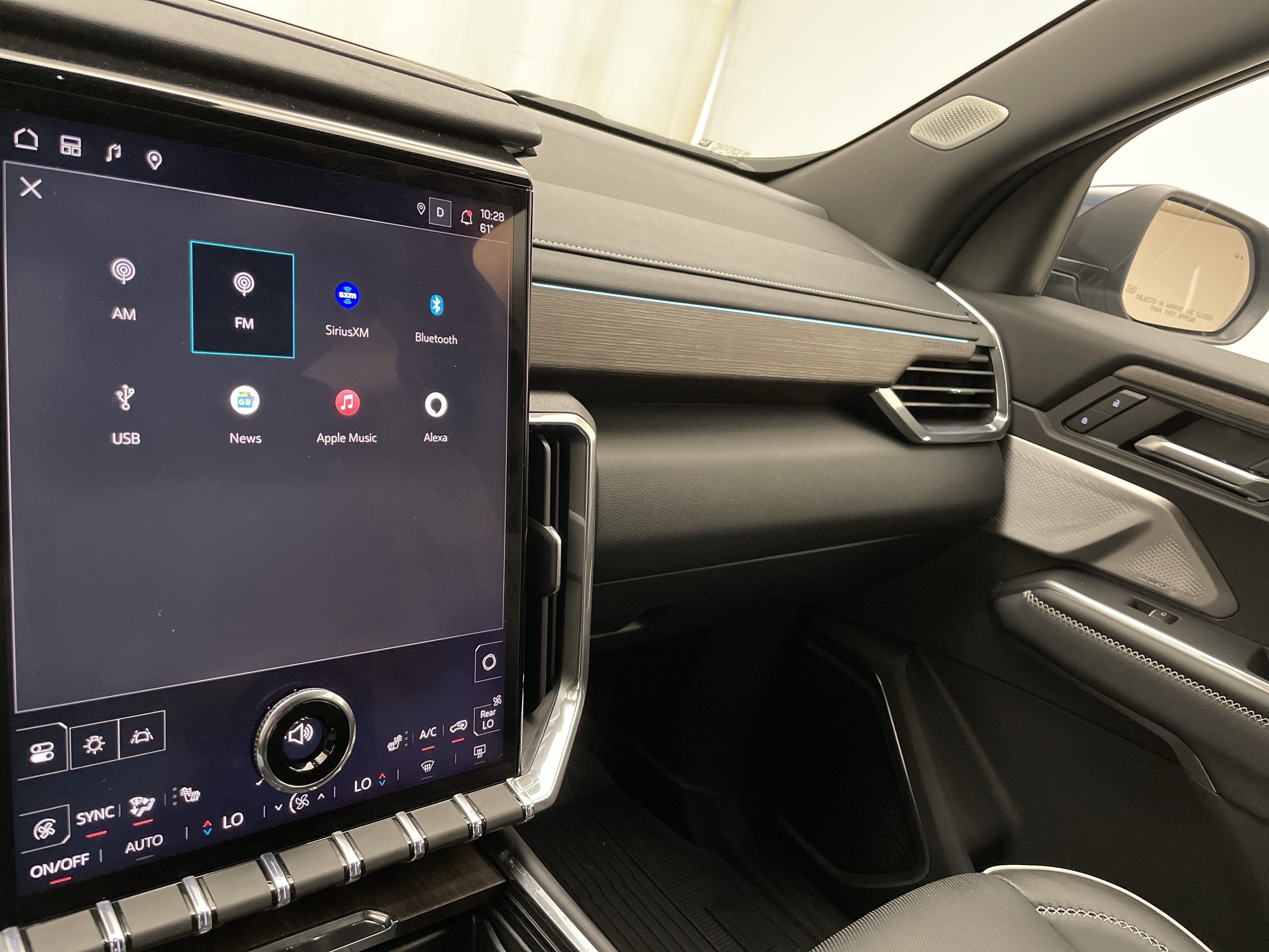 2025 GMC Acadia Denali