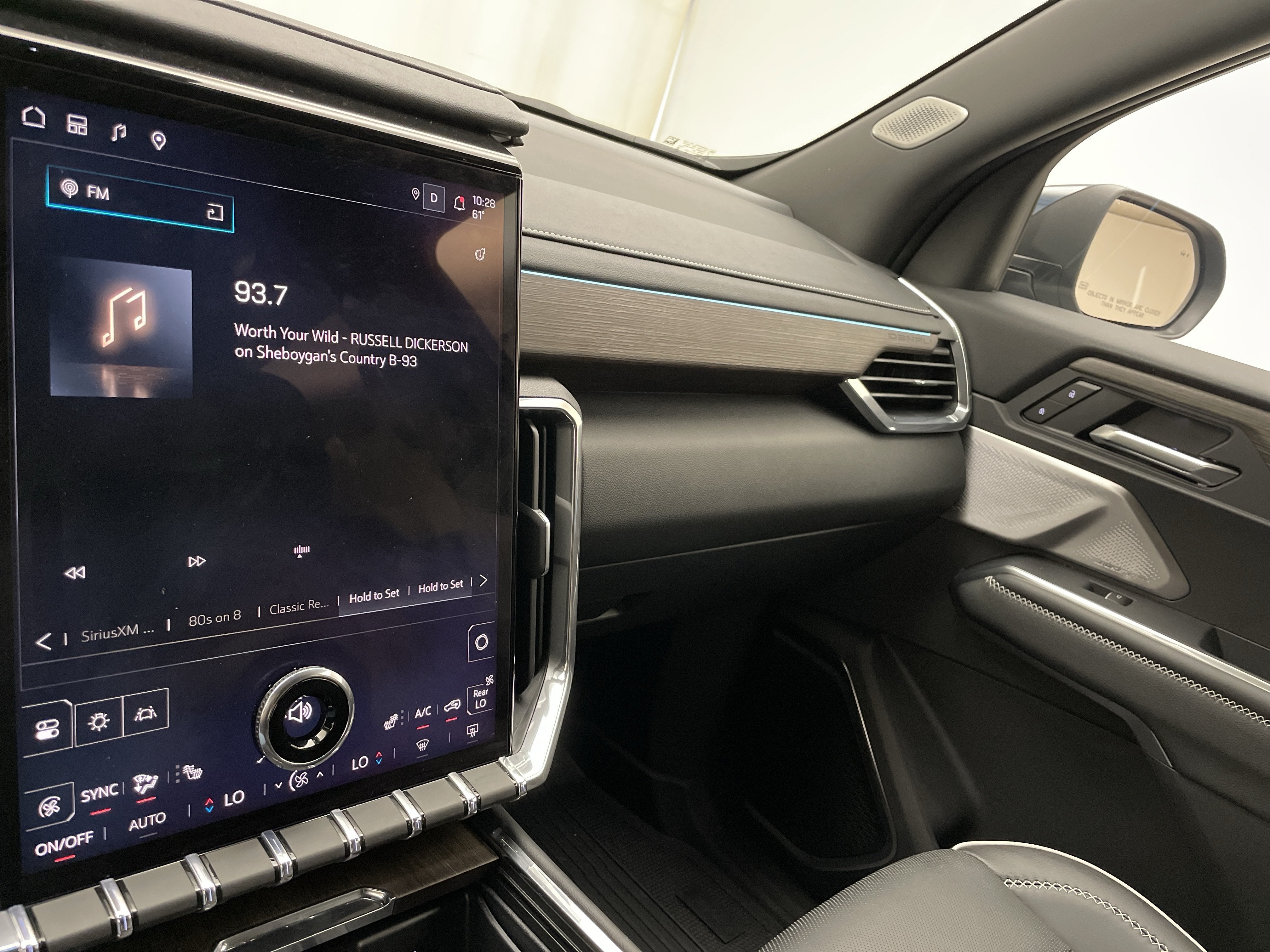 2025 GMC Acadia Denali