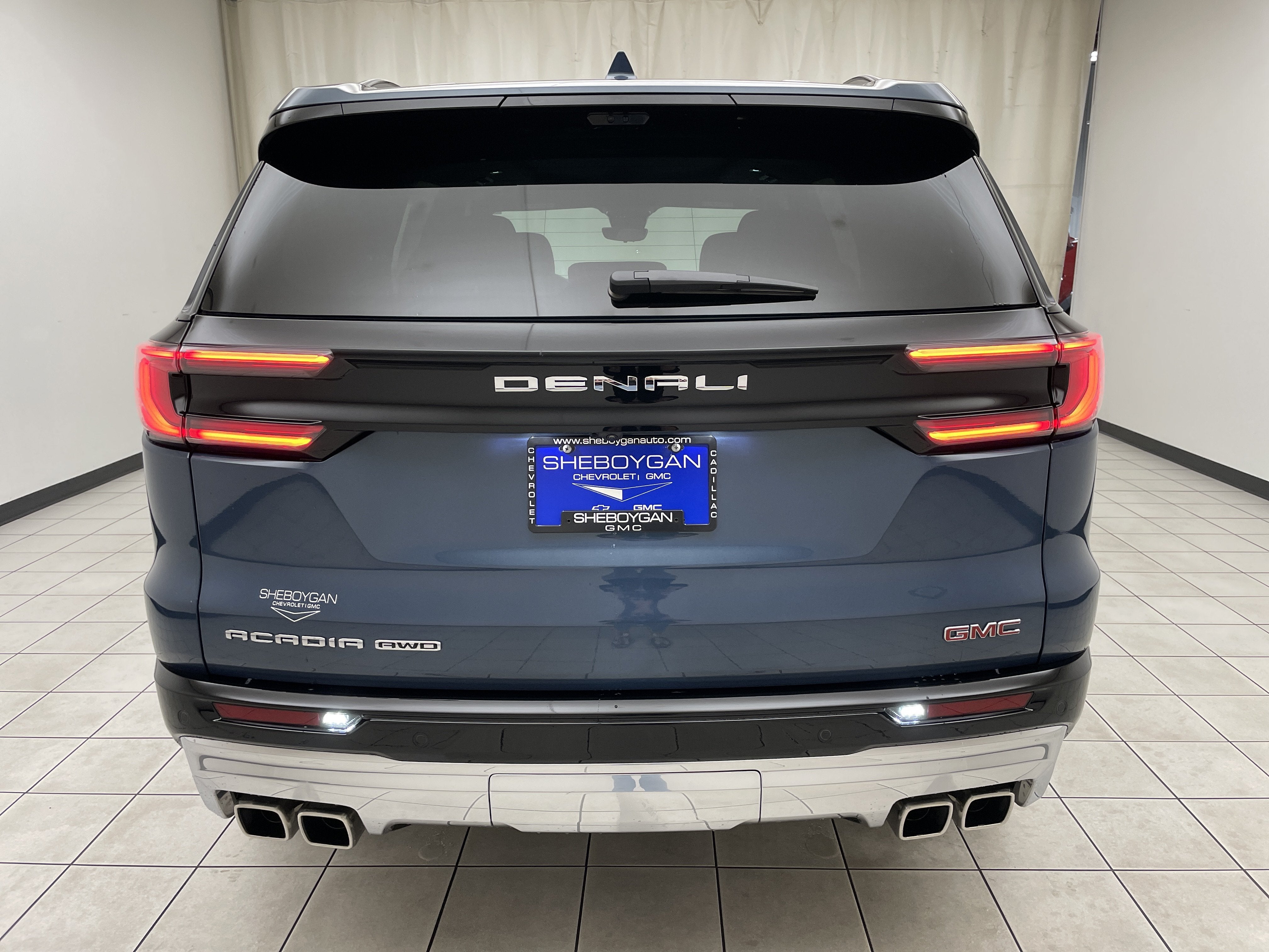 2025 GMC Acadia Denali