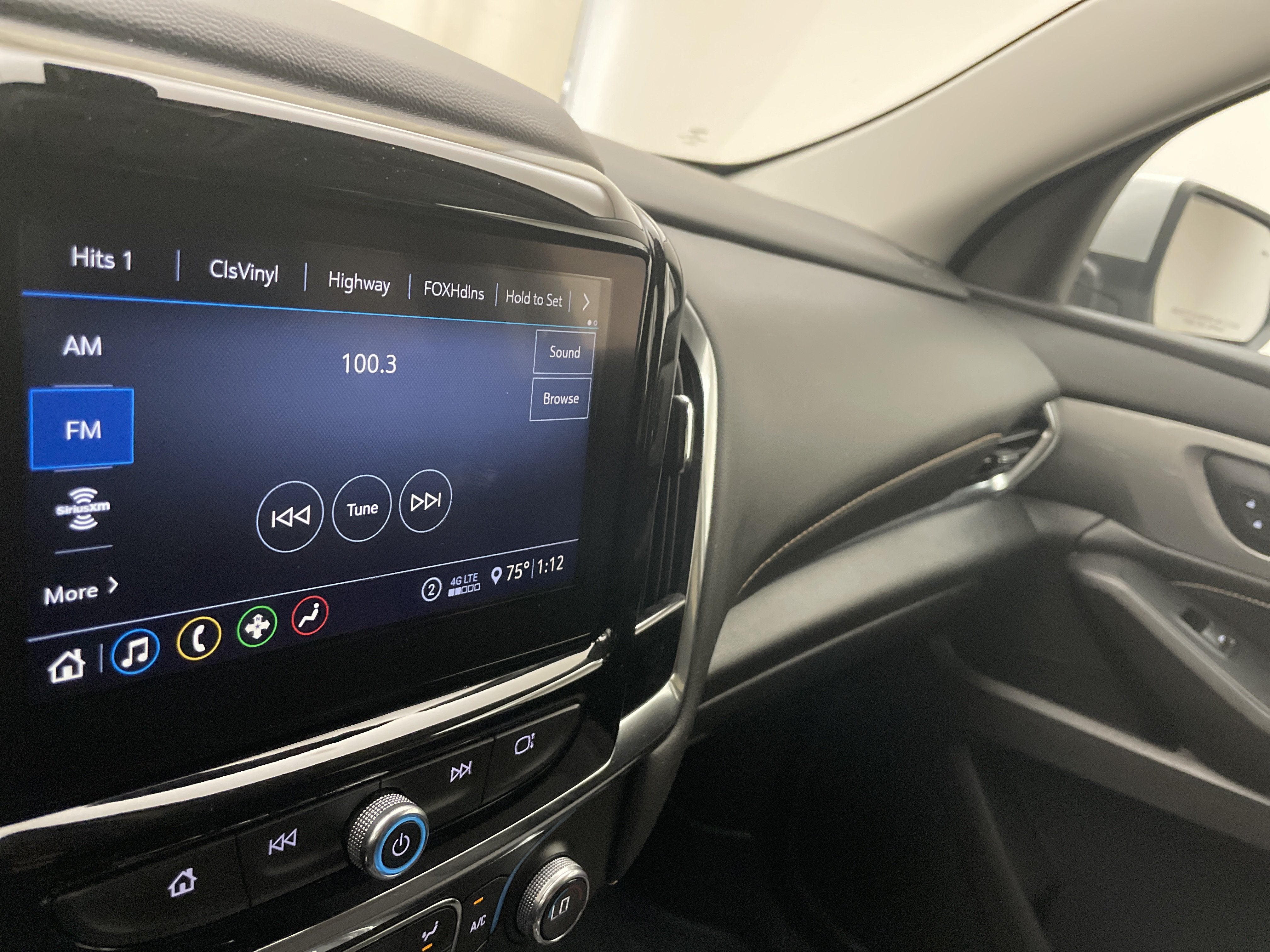 2021 Chevrolet Traverse LT Cloth