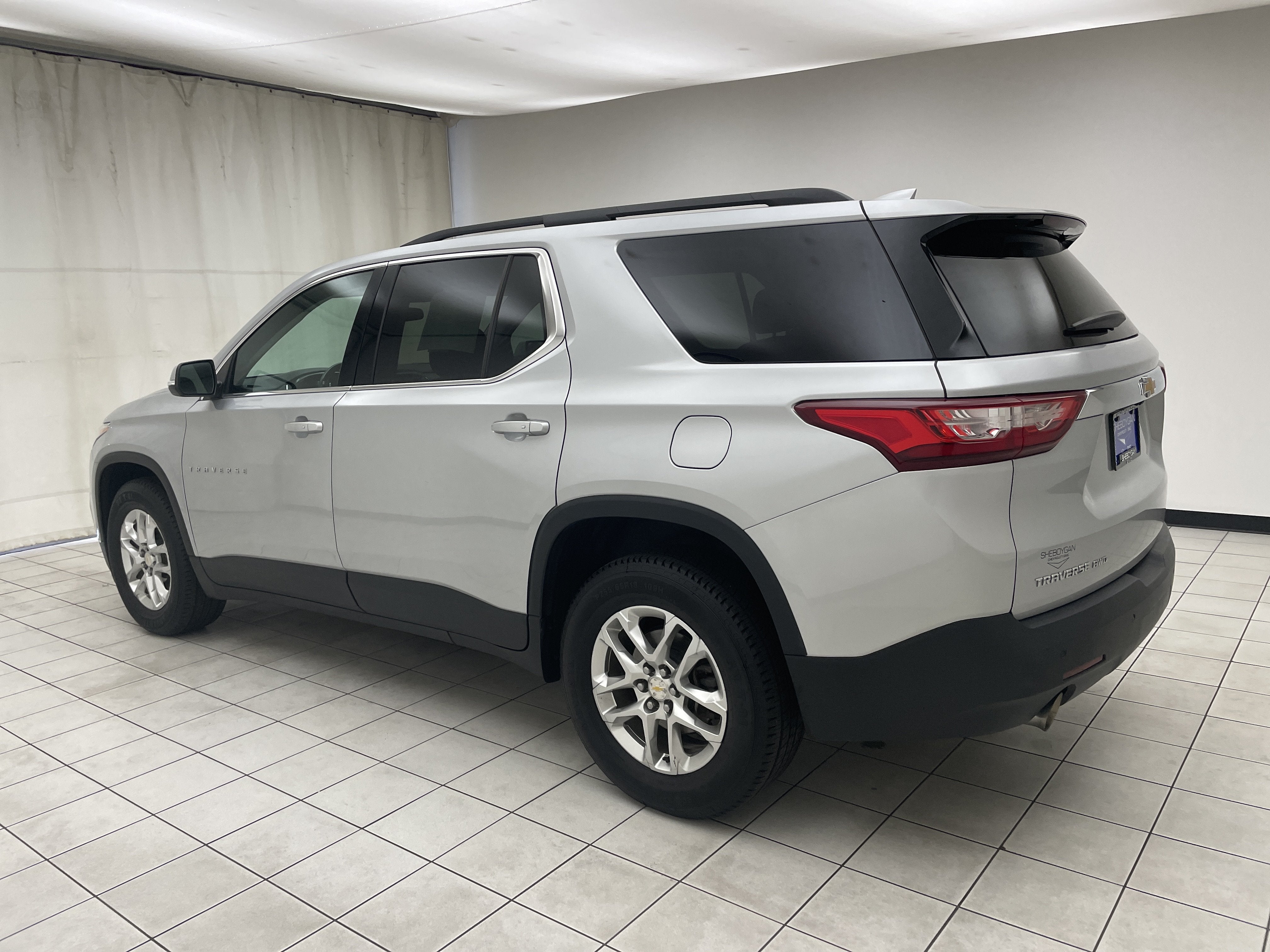 2021 Chevrolet Traverse LT Cloth