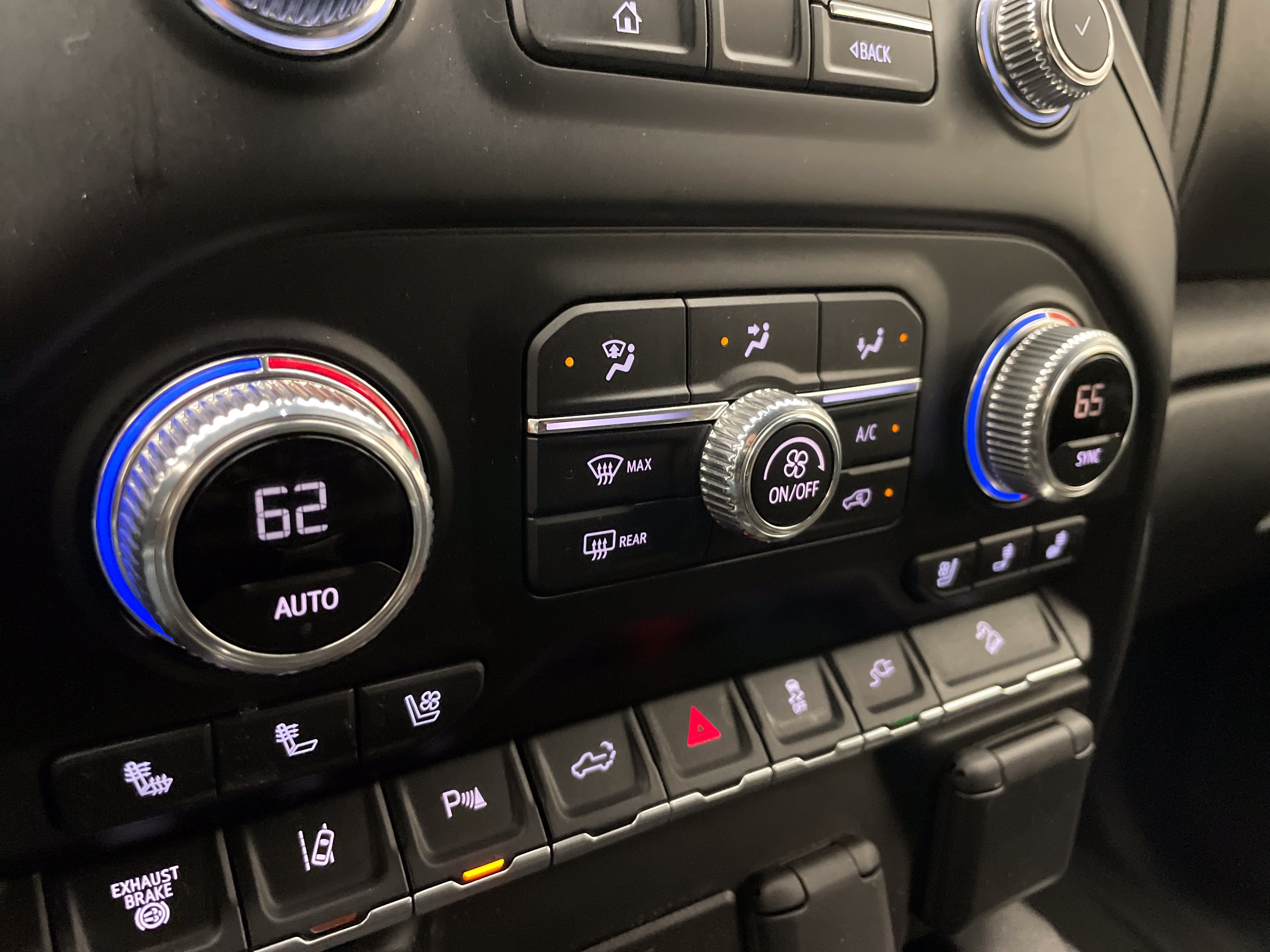 2022 GMC Sierra 2500HD AT4 - Photo 24