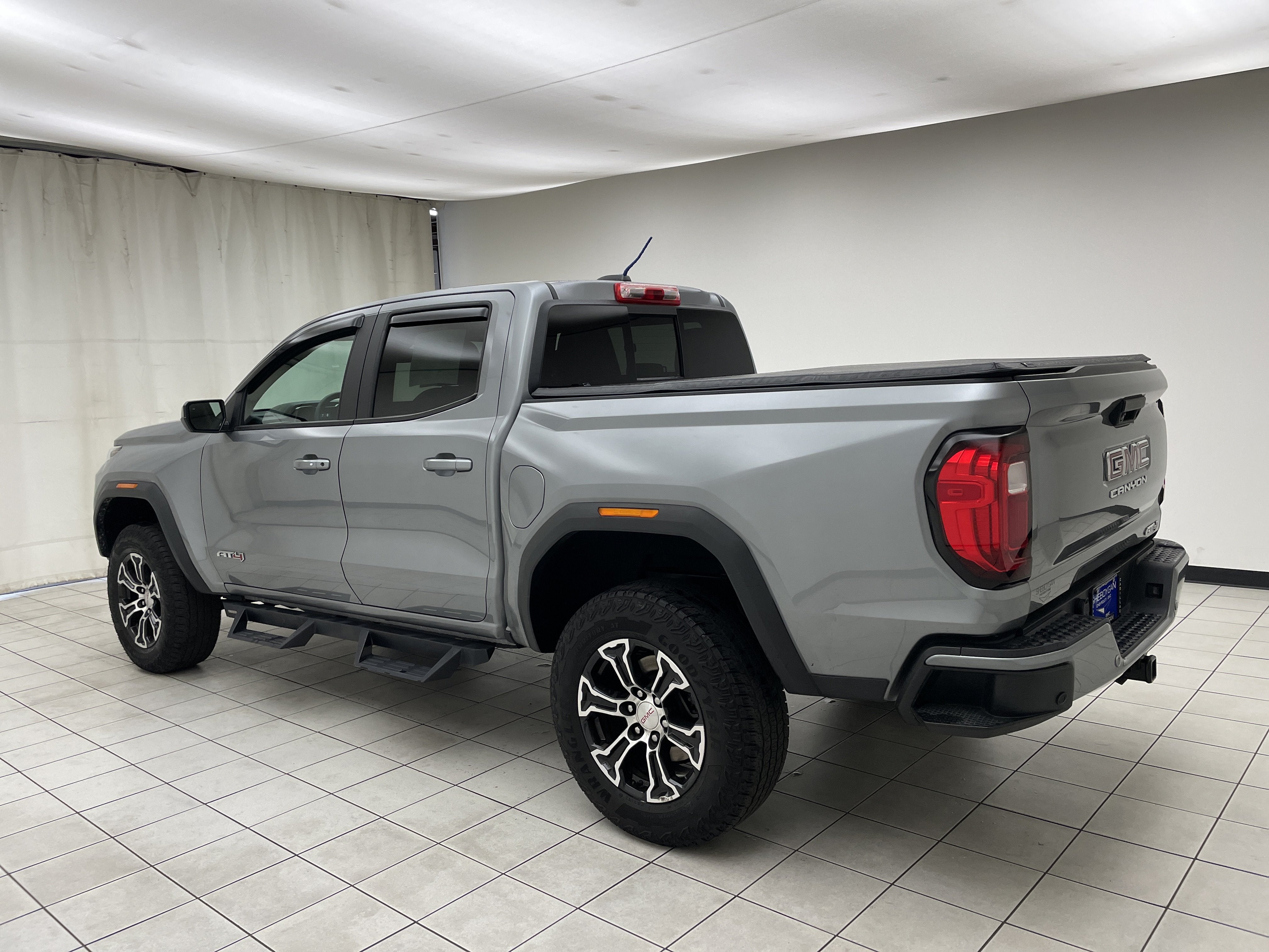 2023 GMC Canyon 4WD AT4
