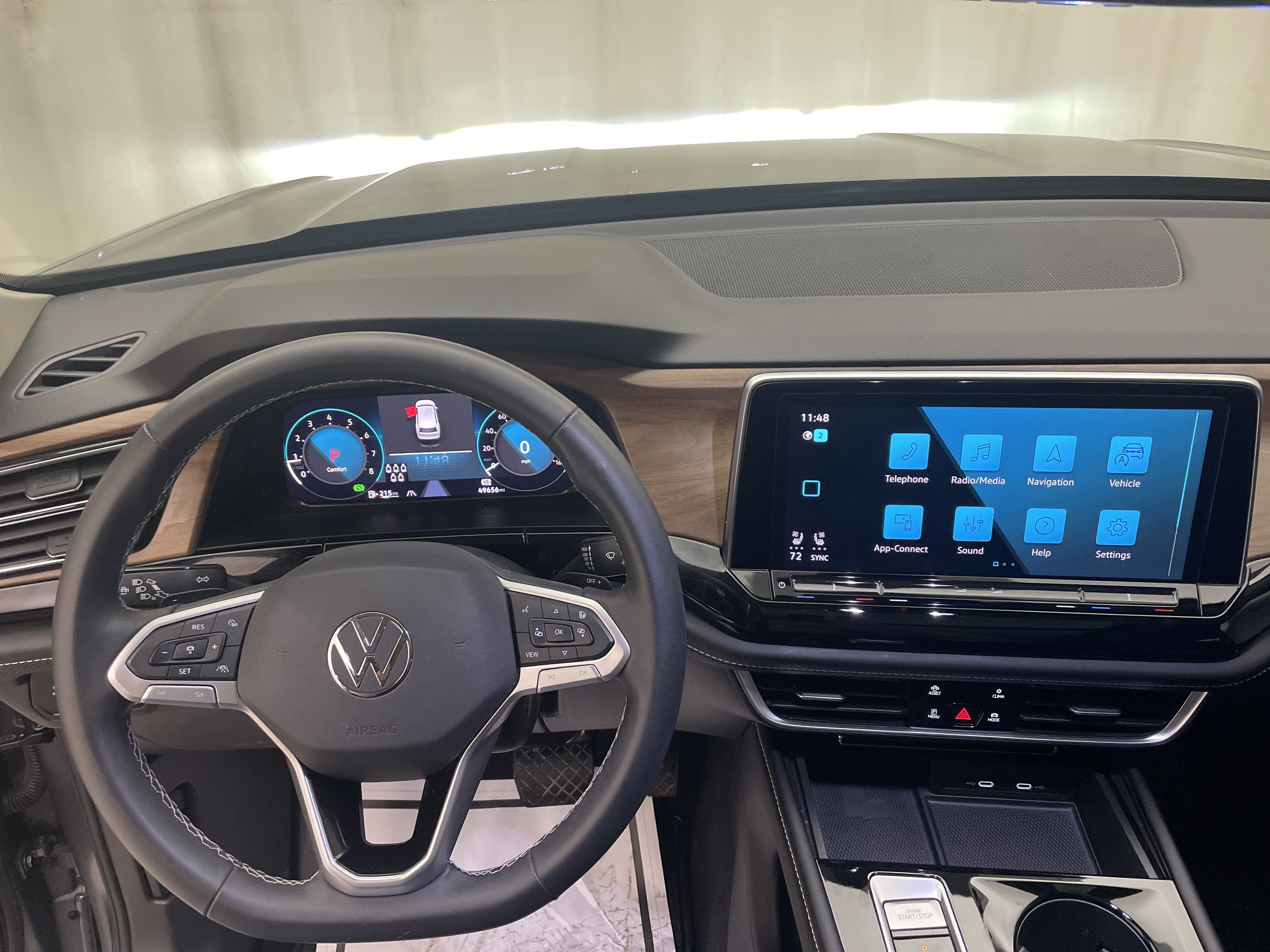2024 Volkswagen Atlas 2.0T SE w/Technology