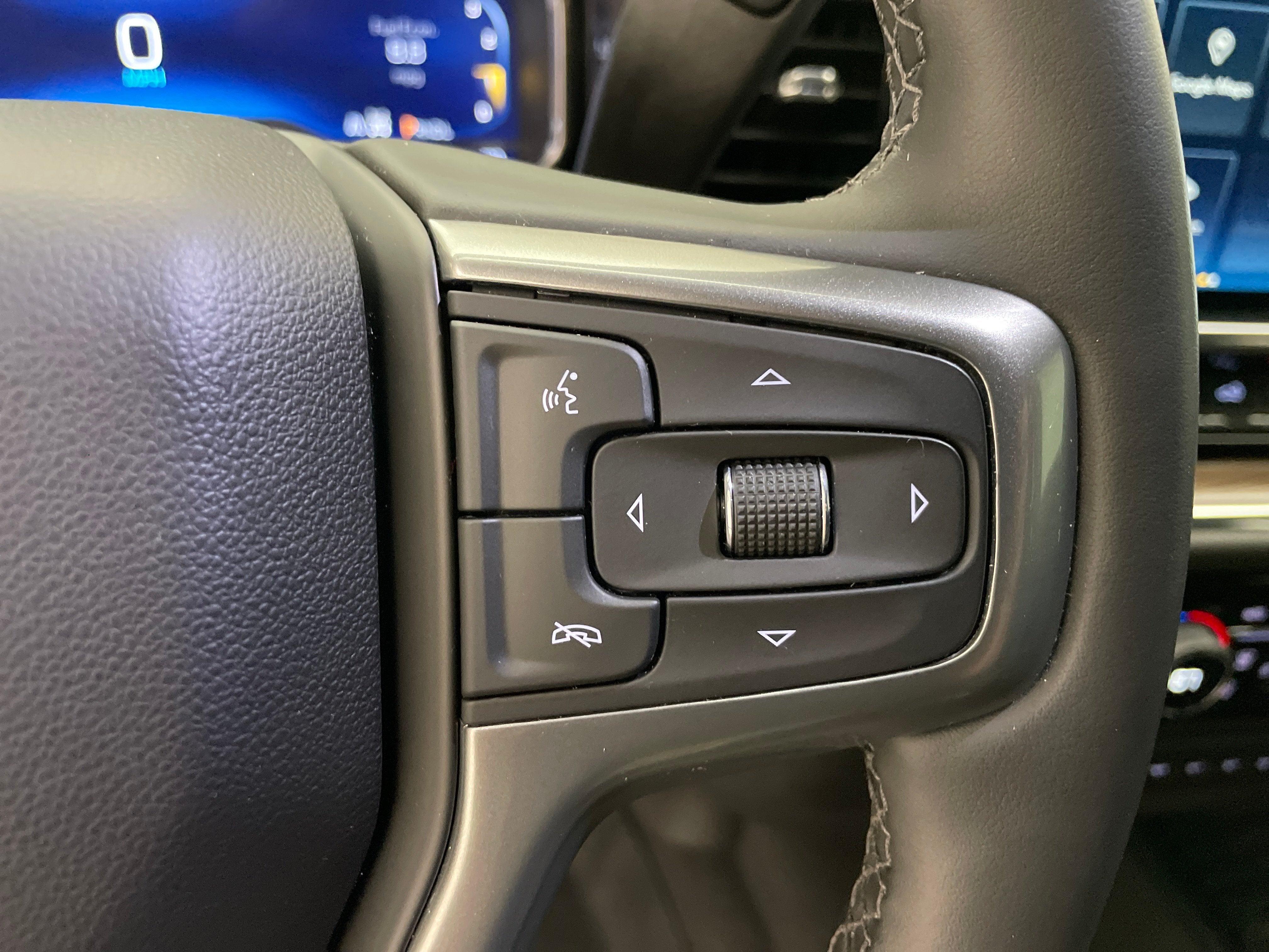 2024 Chevrolet Silverado 3500HD LT - Photo 11