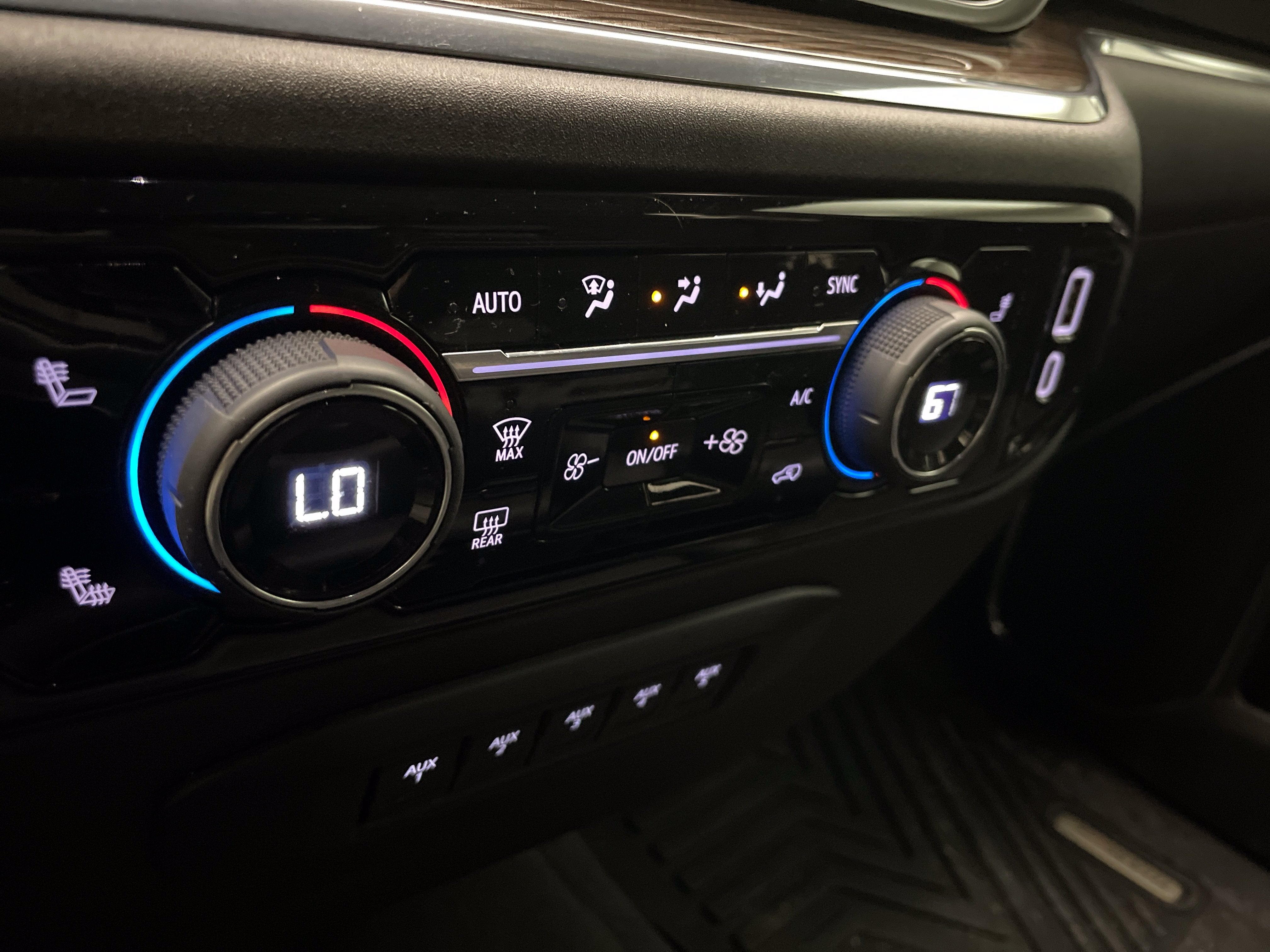 2024 Chevrolet Silverado 3500HD LT - Photo 19