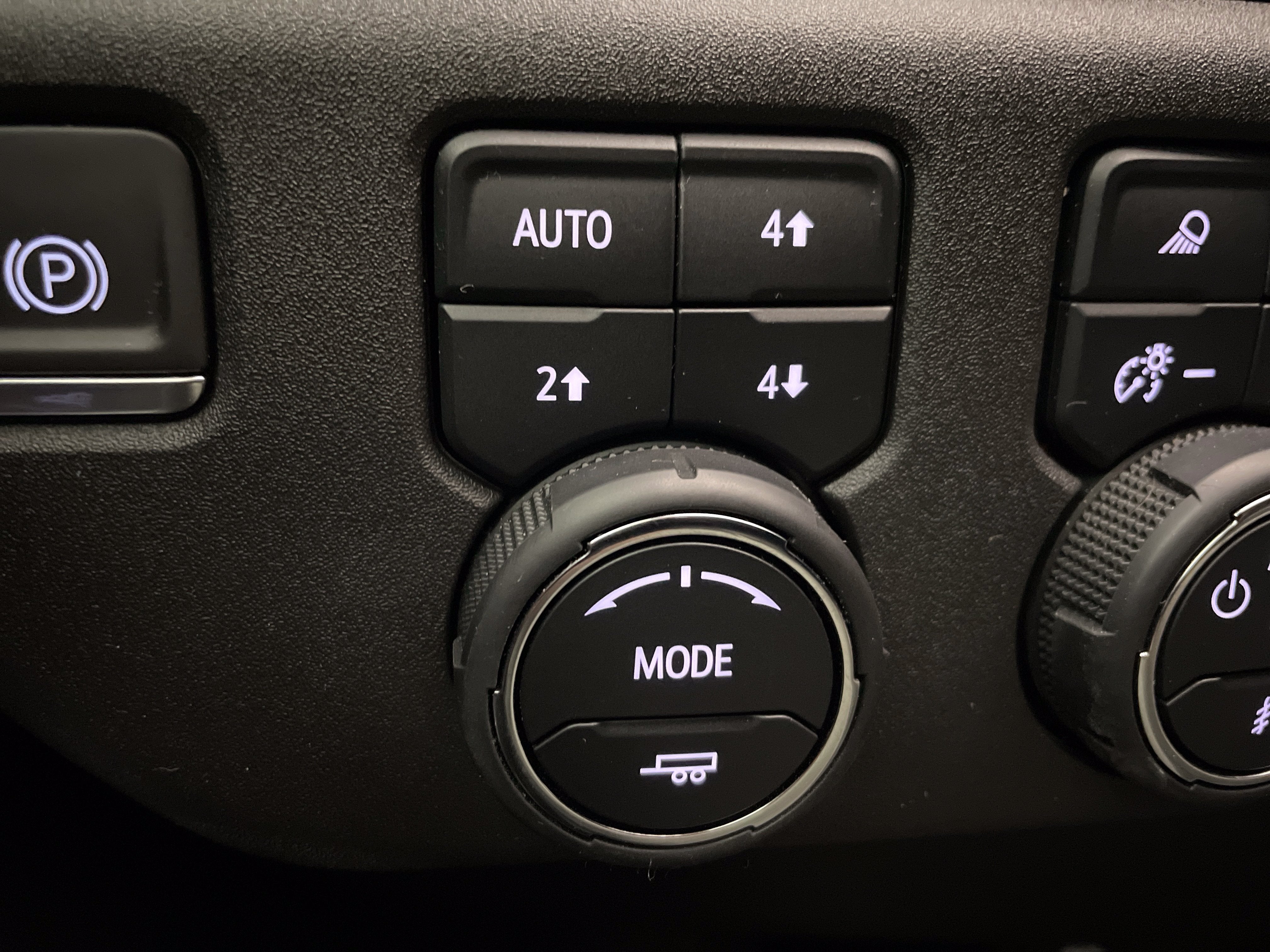 2024 Chevrolet Silverado 3500HD LT - Photo 24