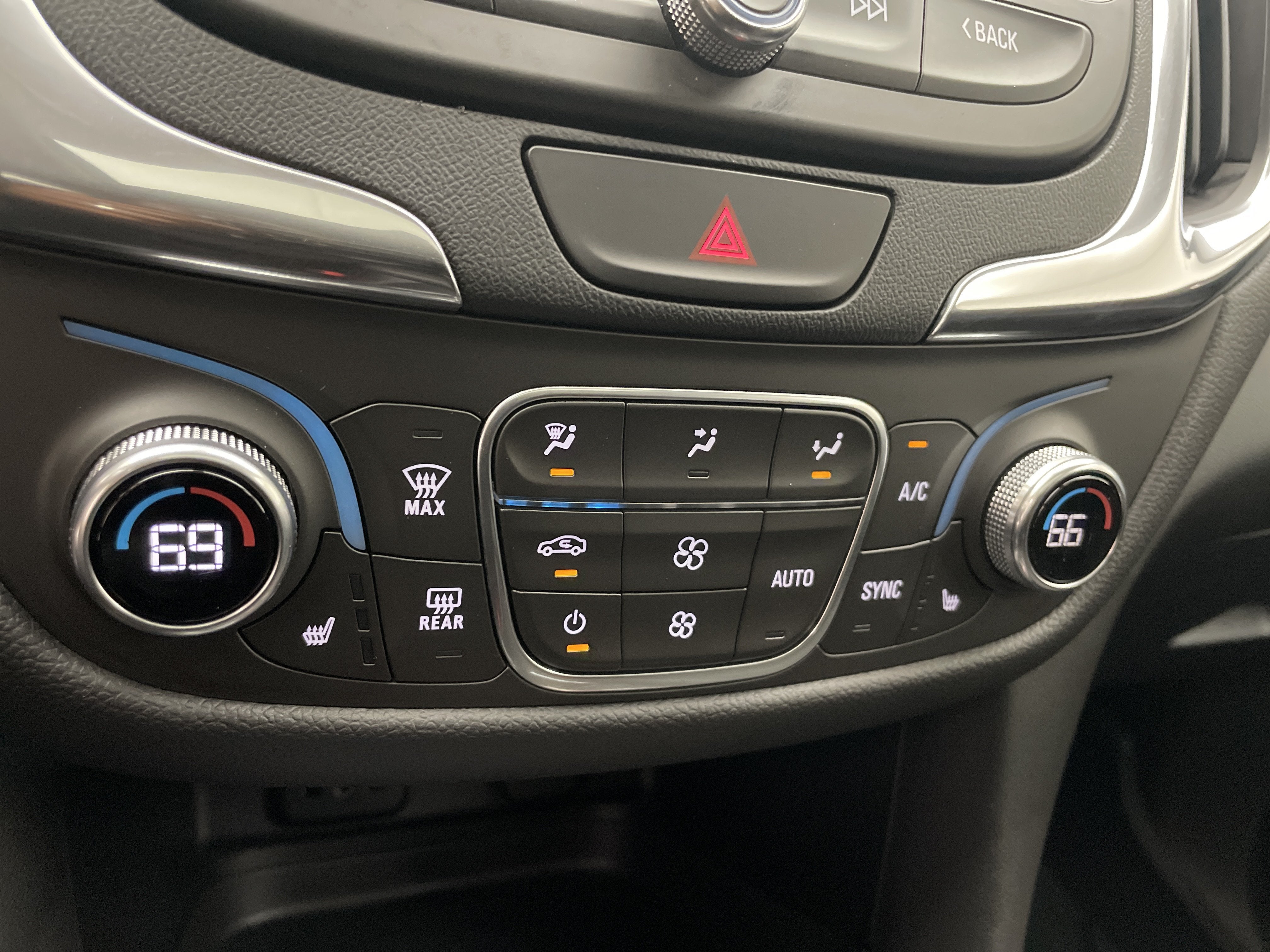 2018 Chevrolet Equinox LT - Photo 19