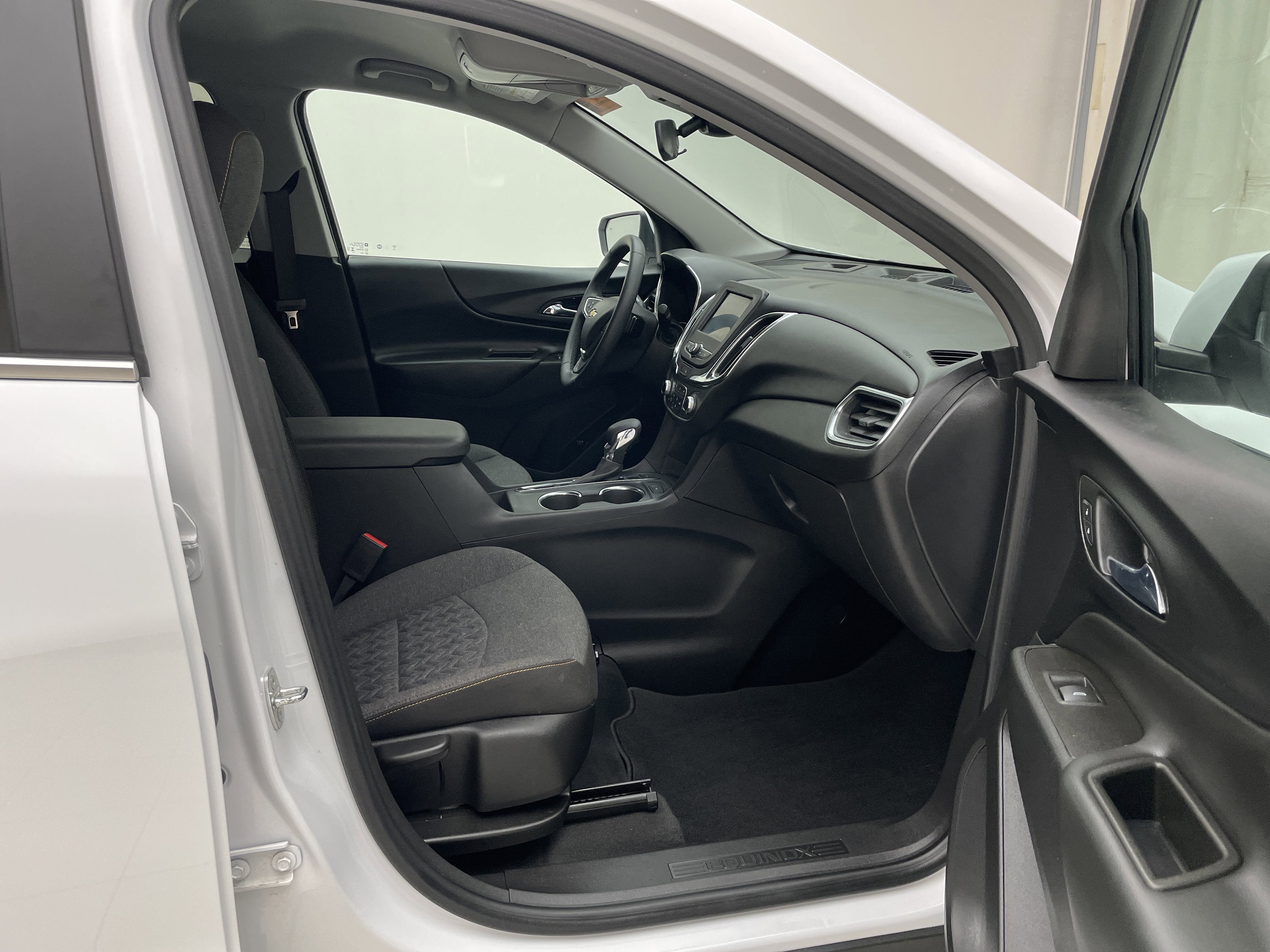 2023 Chevrolet Equinox LT - Photo 27