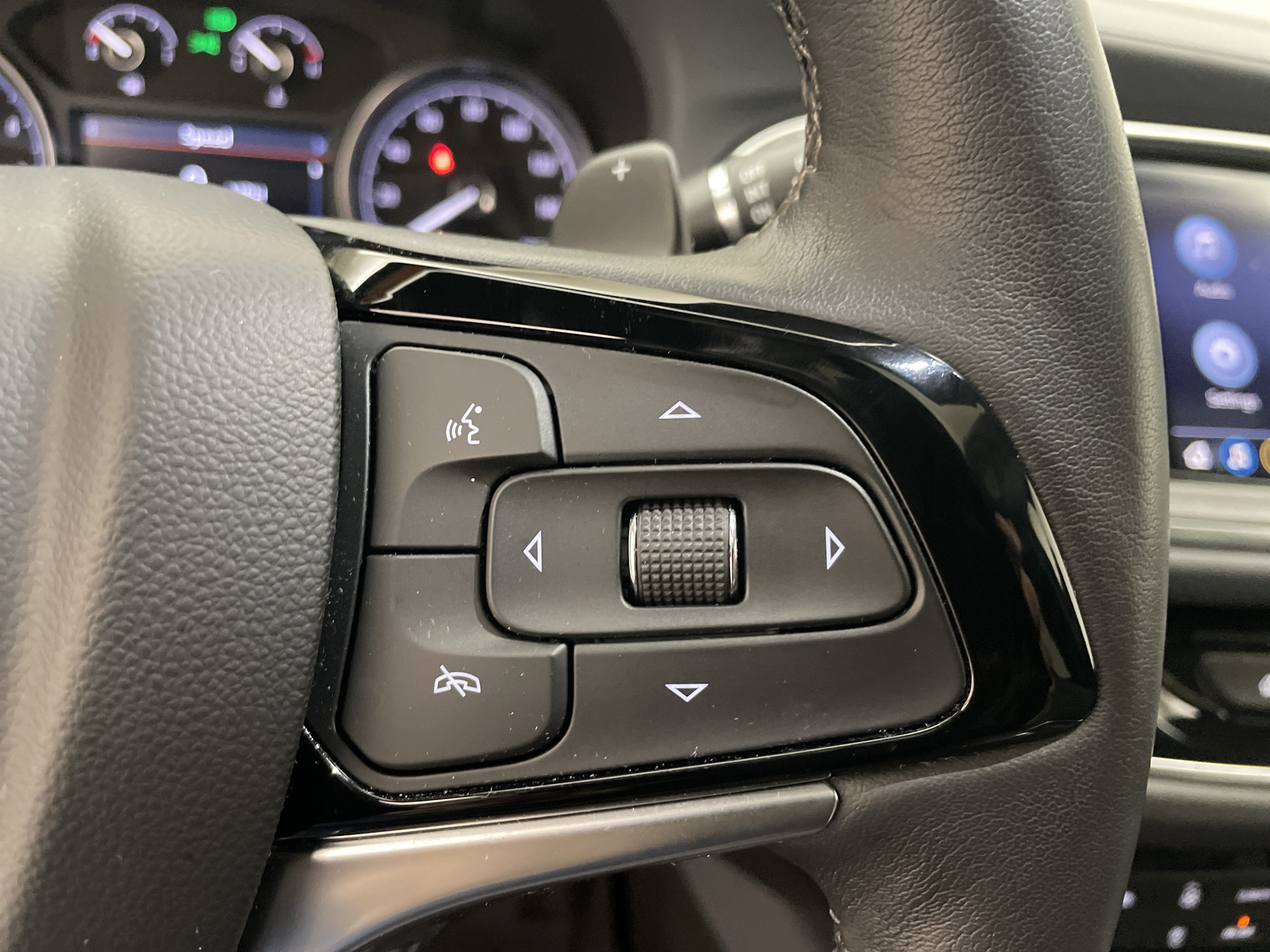 2023 Buick Enclave Essence - Photo 11