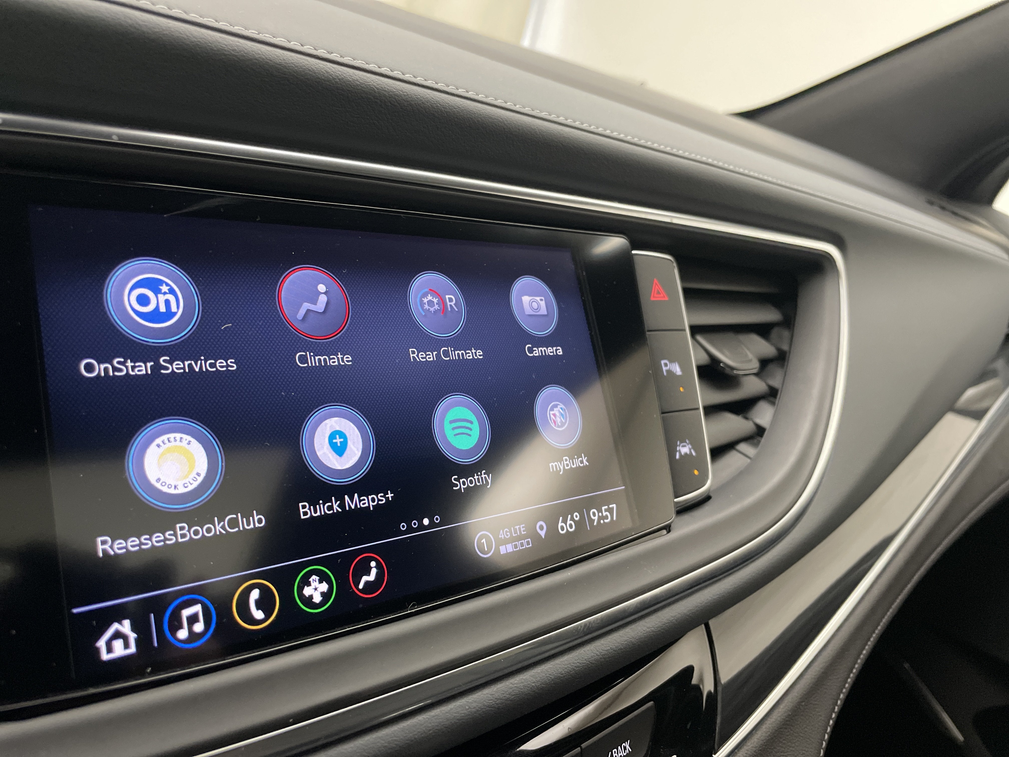 2023 Buick Enclave Essence - Photo 14