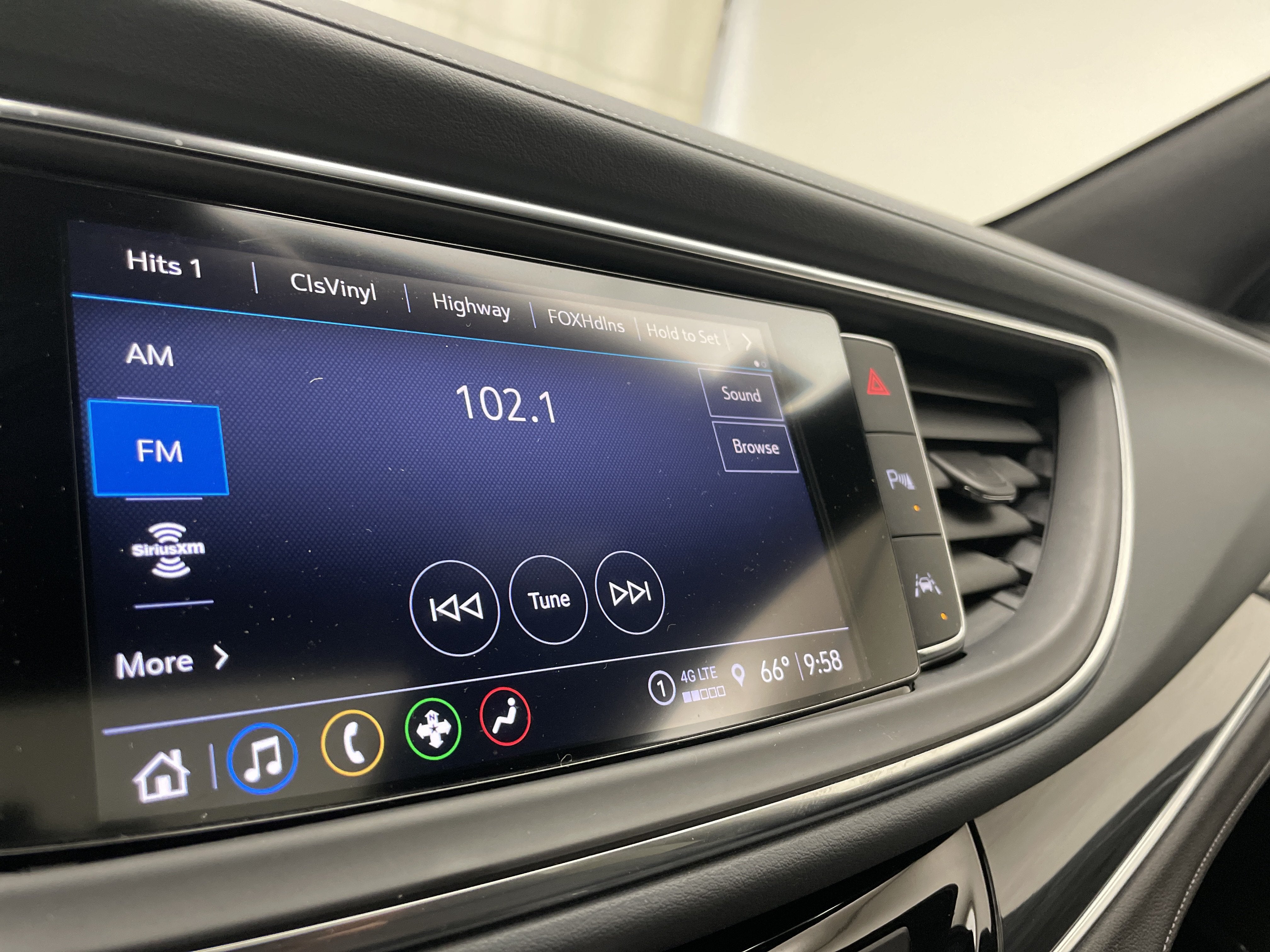 2023 Buick Enclave Essence - Photo 18