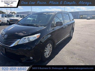 2013 Toyota Sienna XLE V6 8 Passenger