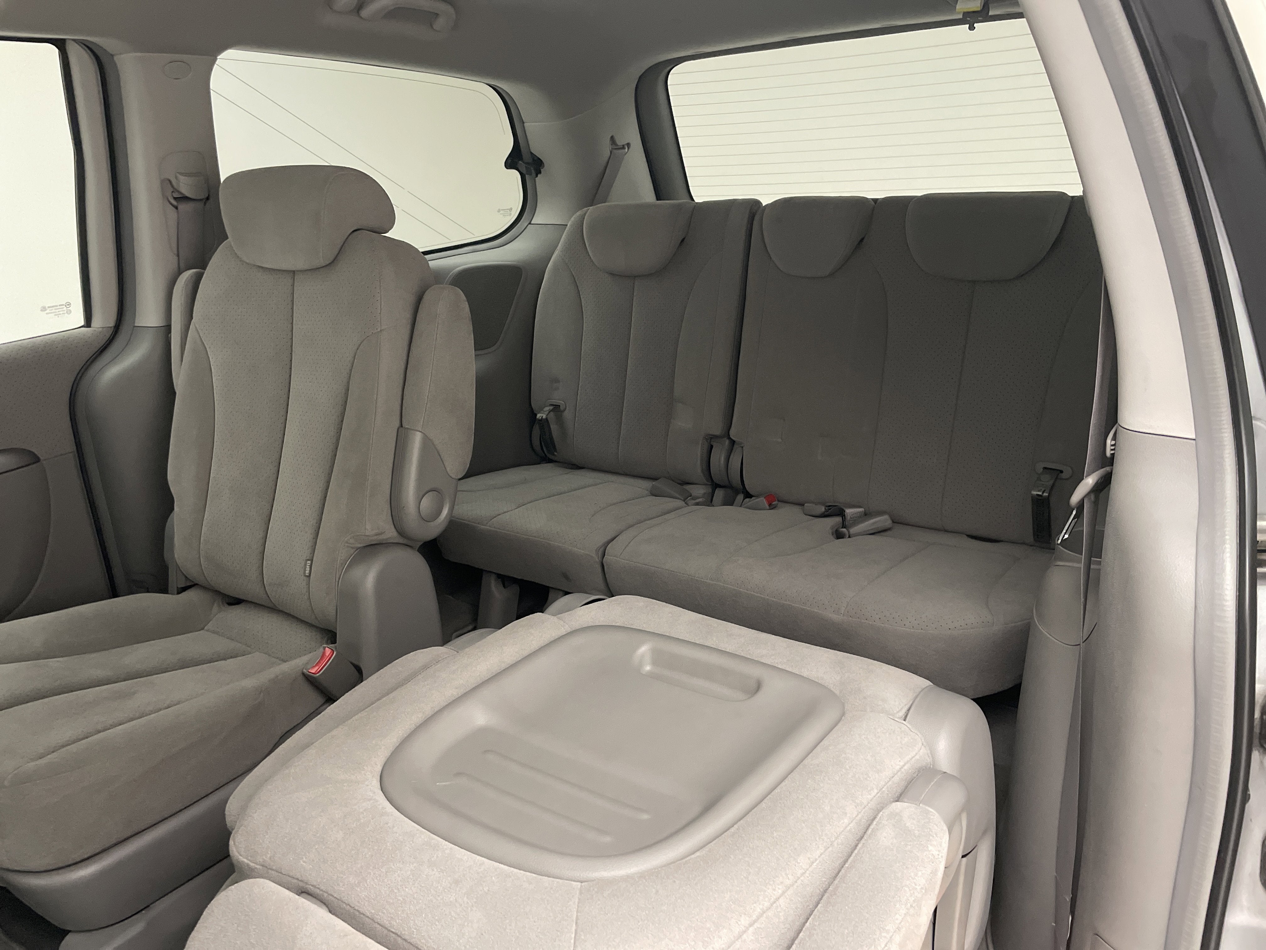 2007 Hyundai Entourage GLS