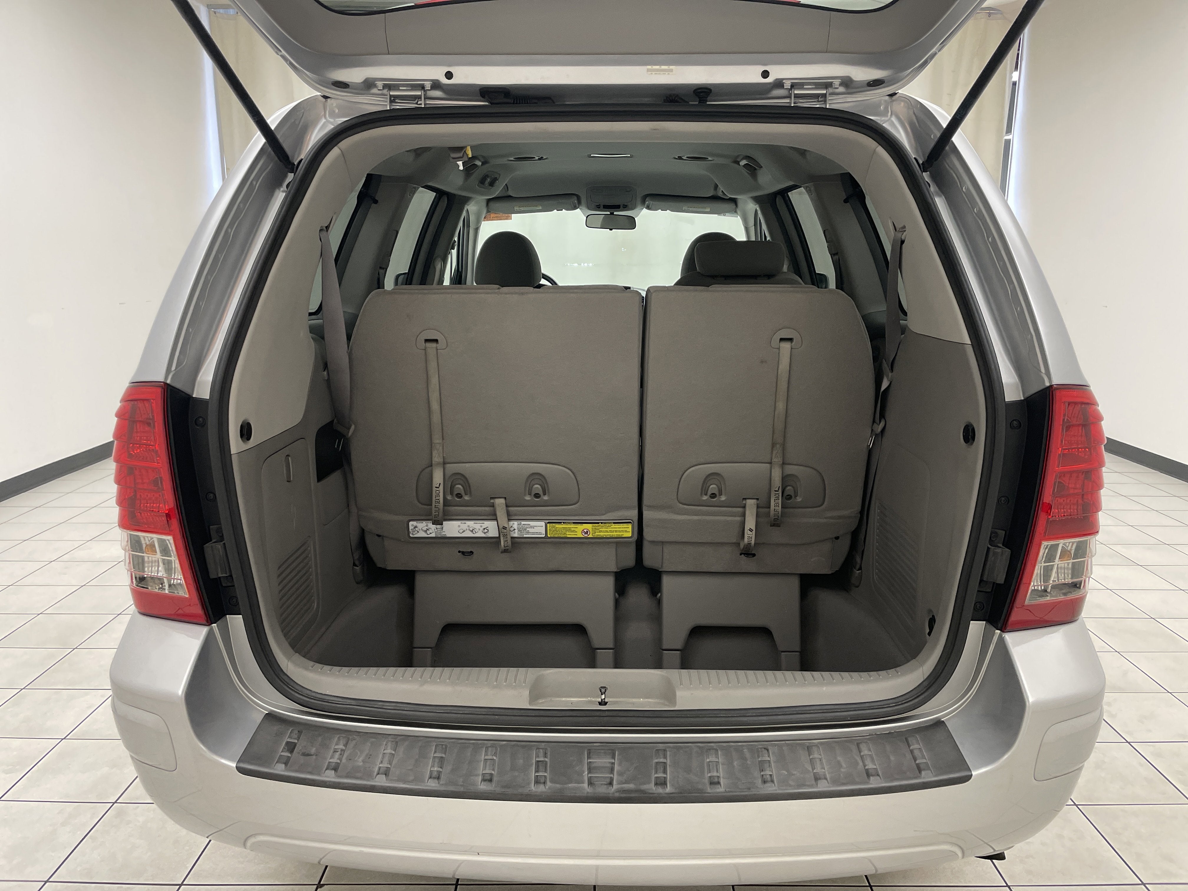 2007 Hyundai Entourage GLS