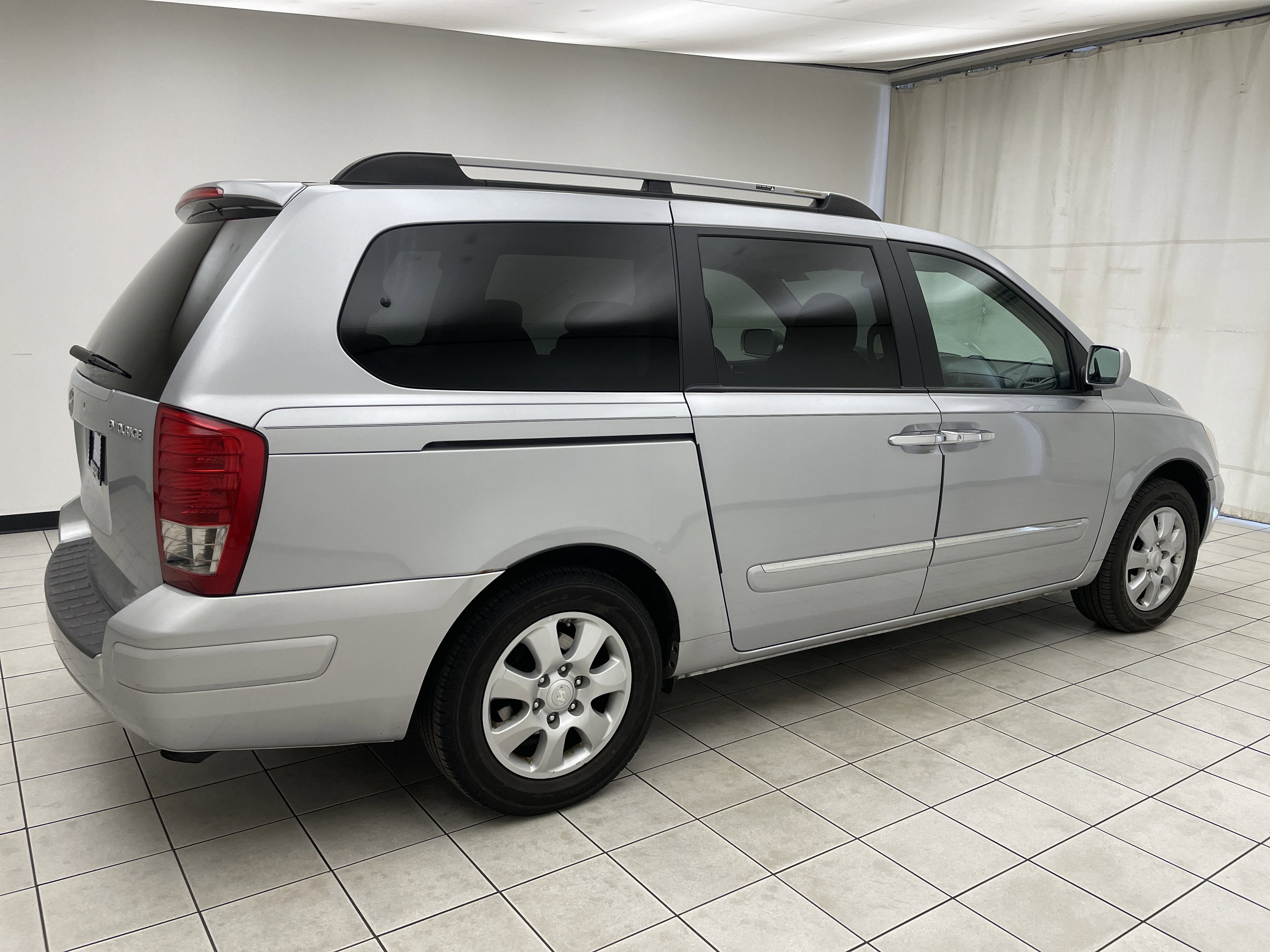 2007 Hyundai Entourage GLS
