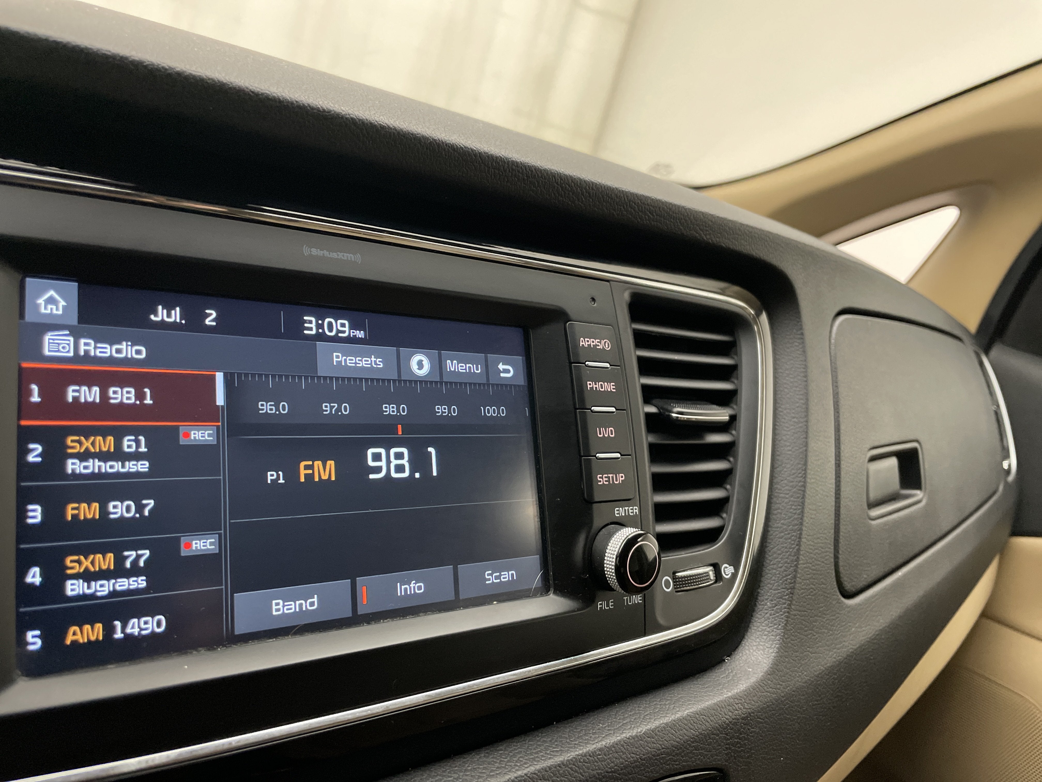 2017 Kia Sedona EX - Photo 16