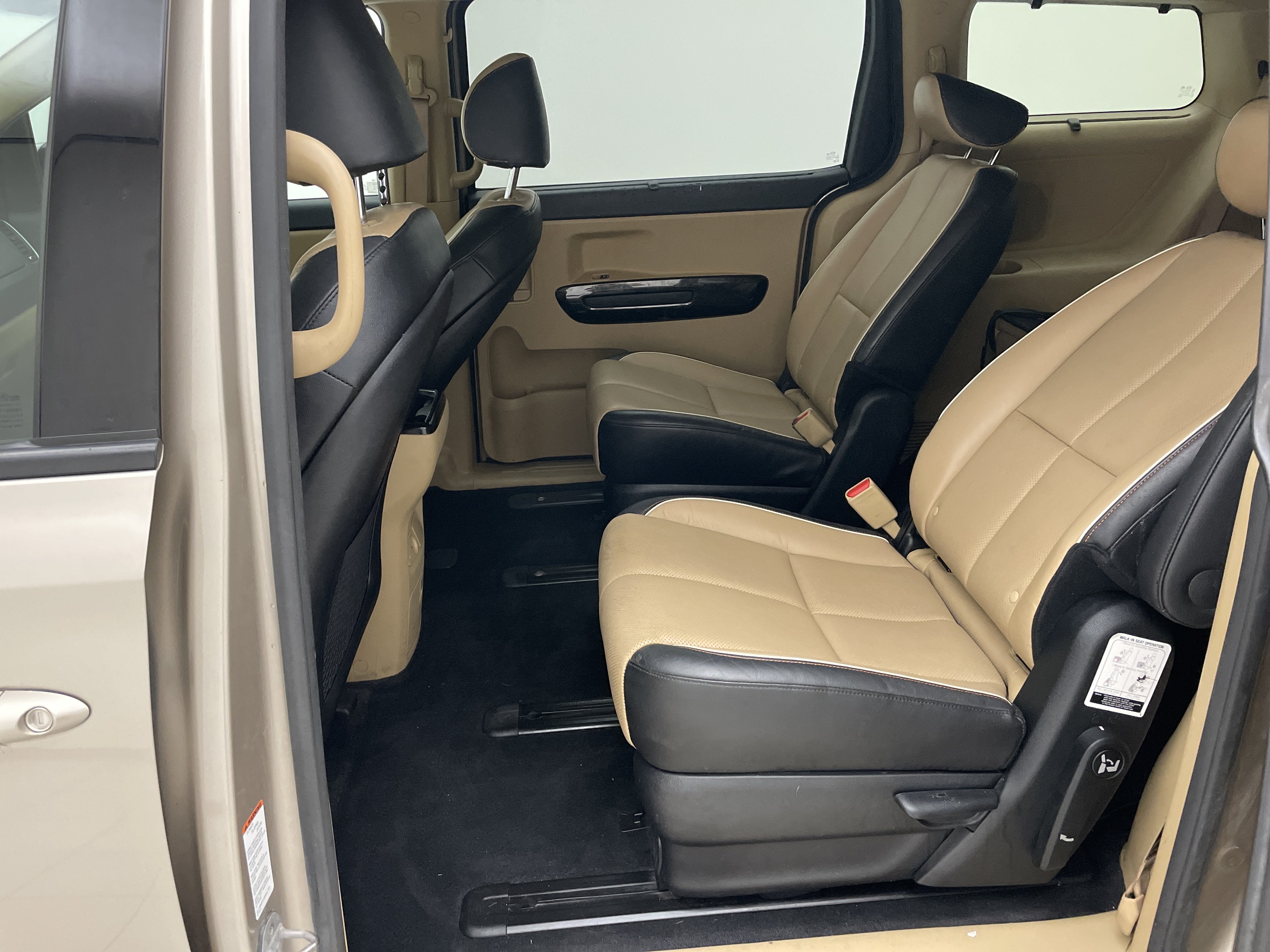 2017 Kia Sedona EX - Photo 25