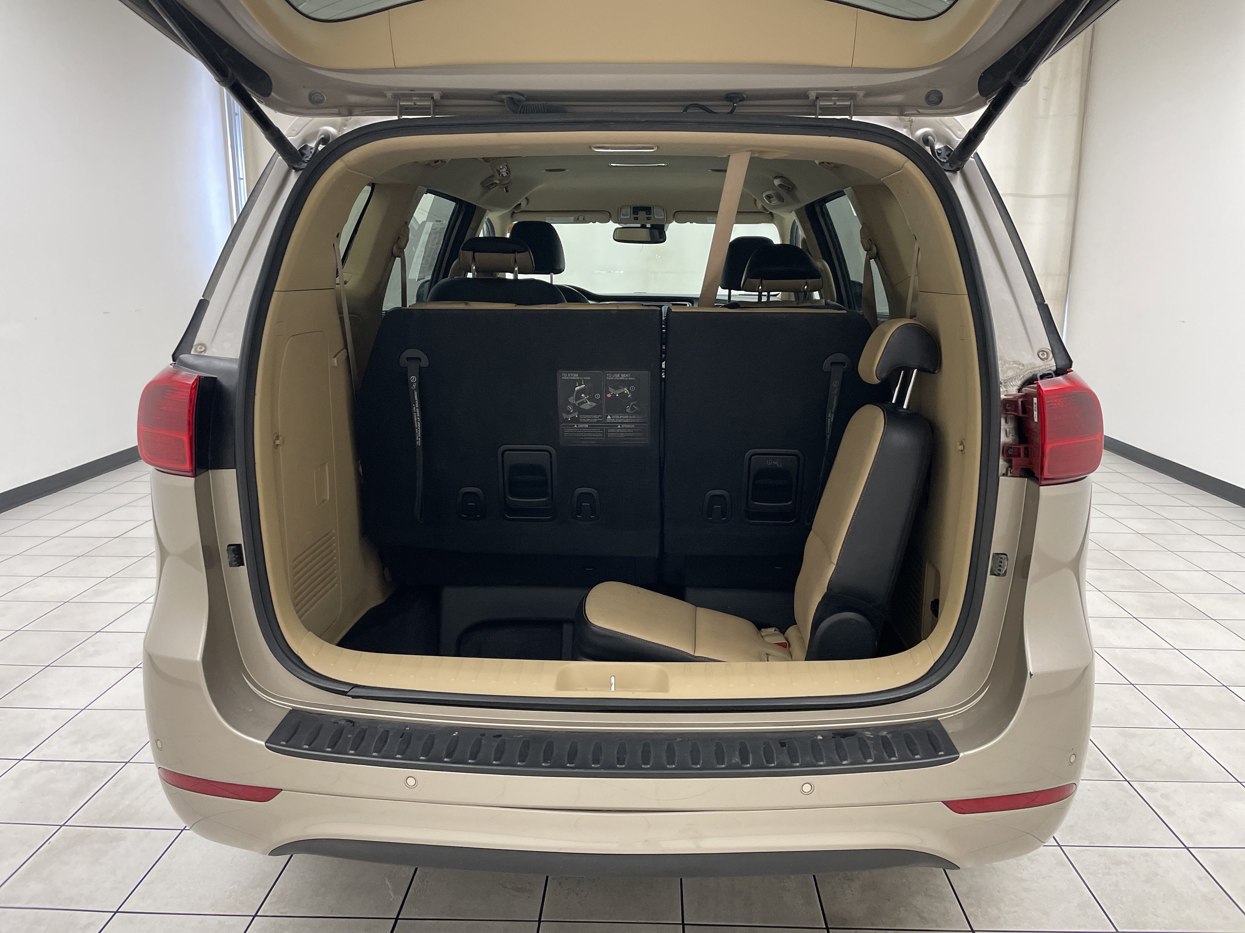 2017 Kia Sedona EX - Photo 27
