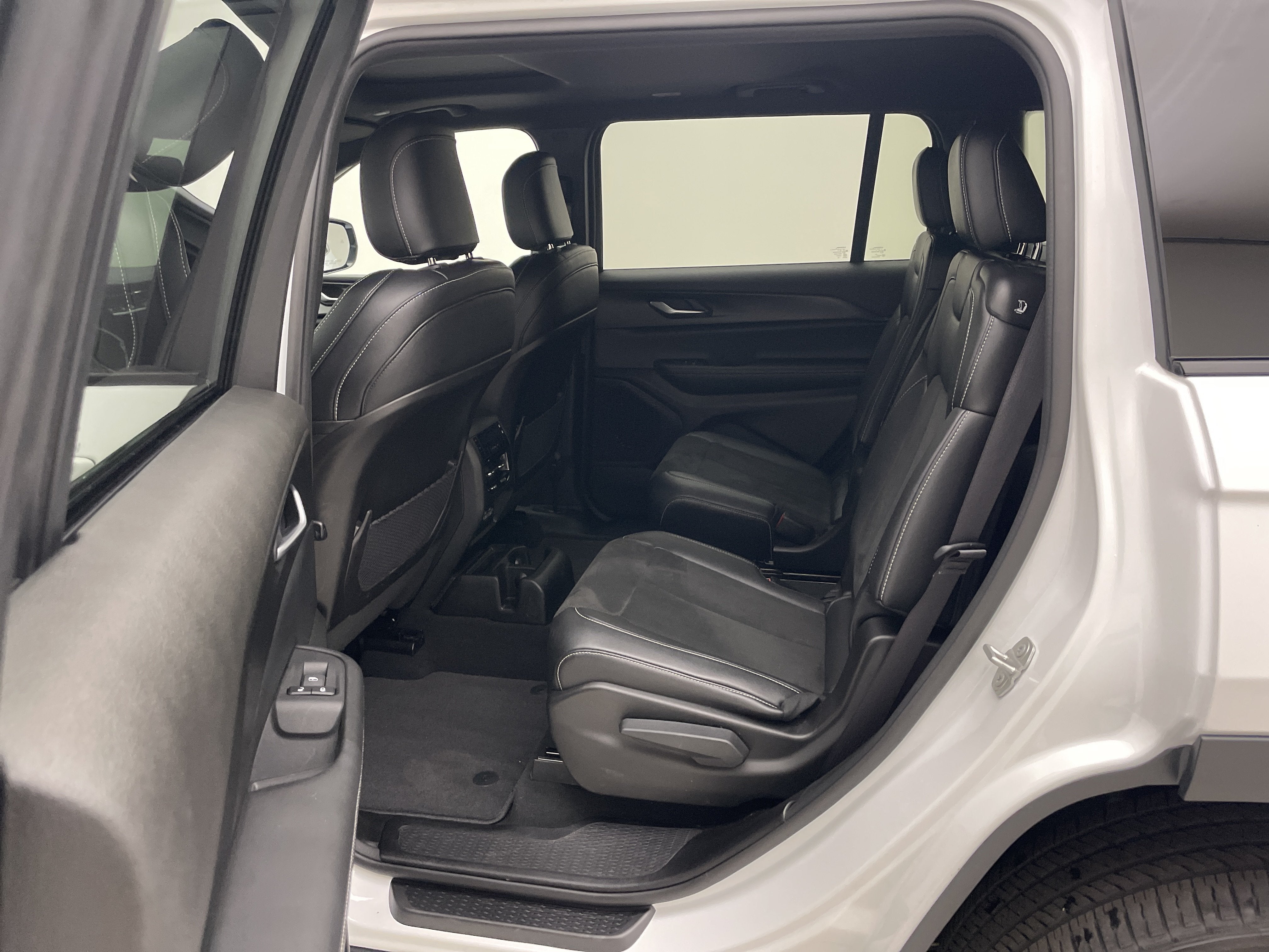 2024 Jeep Grand Cherokee L Altitude X 4x4
