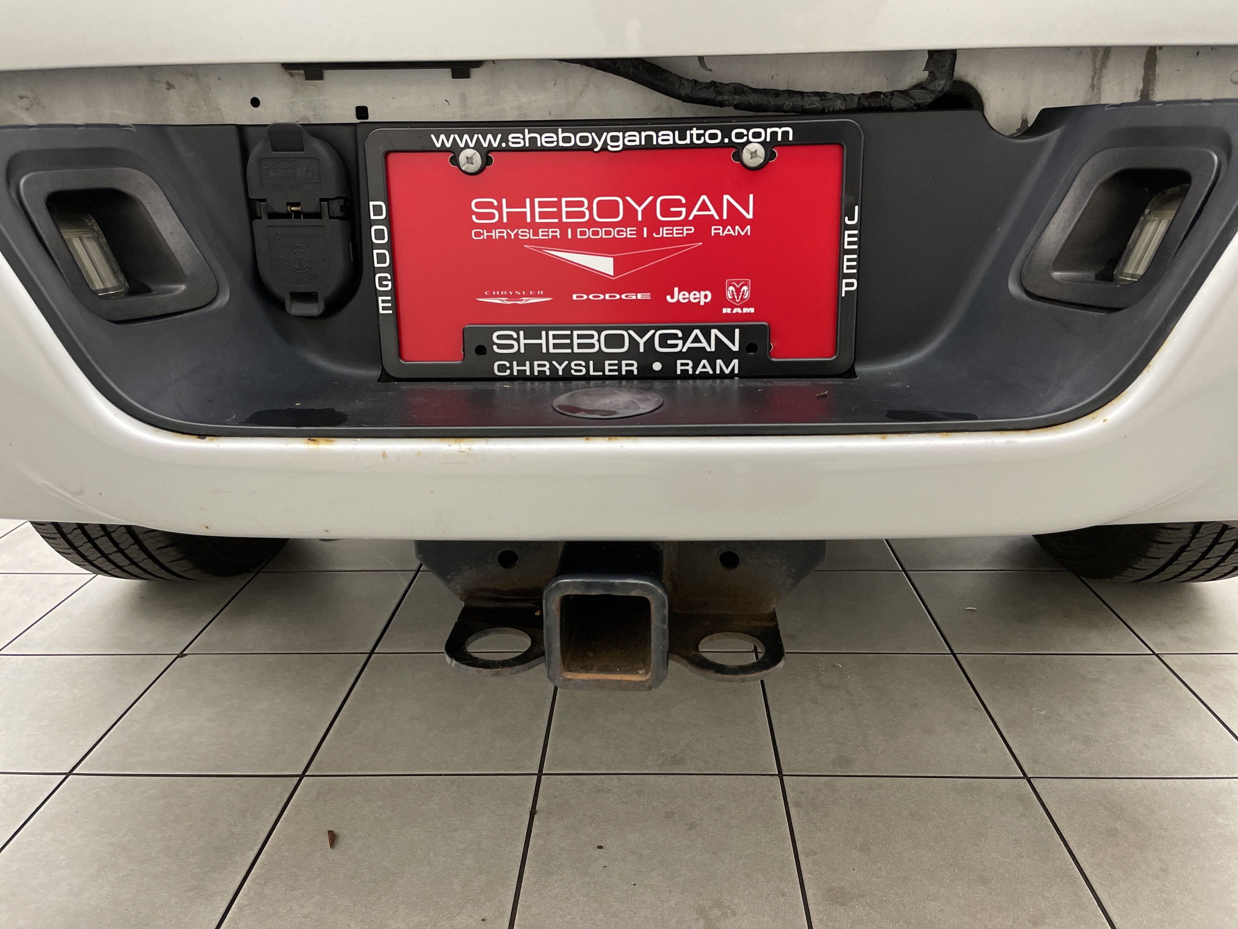2017 RAM 1500 Express Crew Cab 4x4 5'7' Box