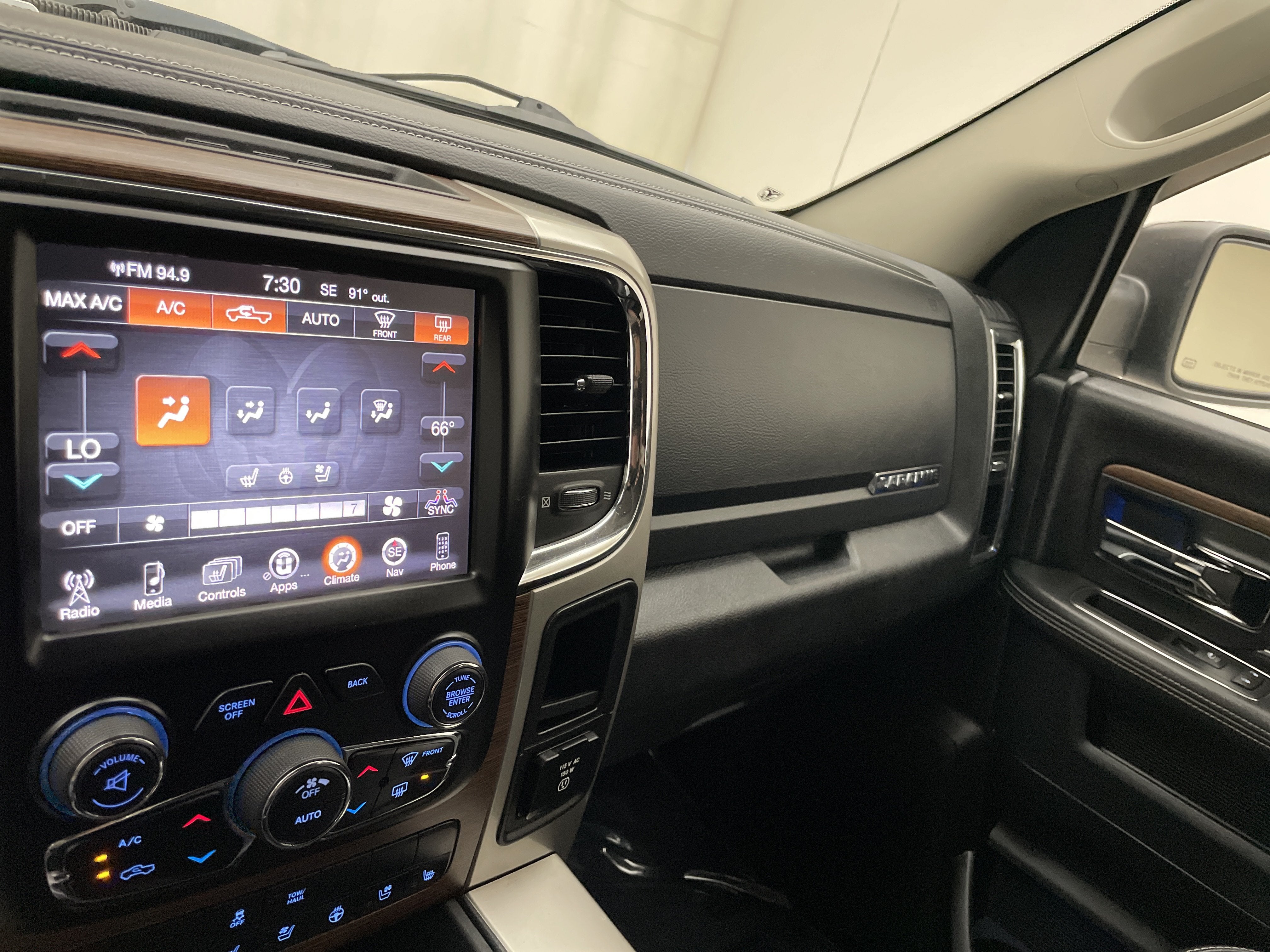 2016 RAM 1500 Laramie