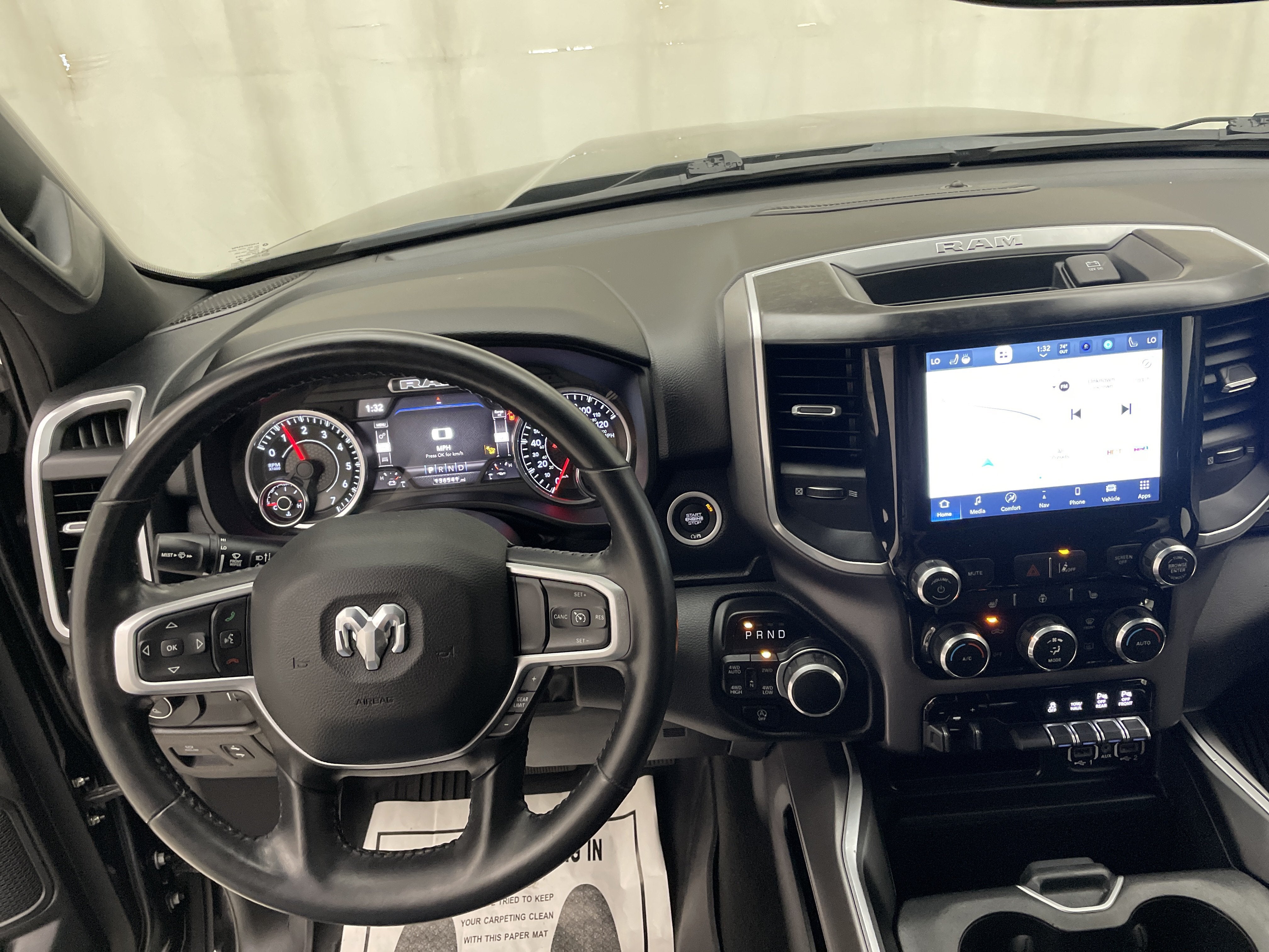2022 RAM 1500 Big Horn Crew Cab 4x4 5'7' Box