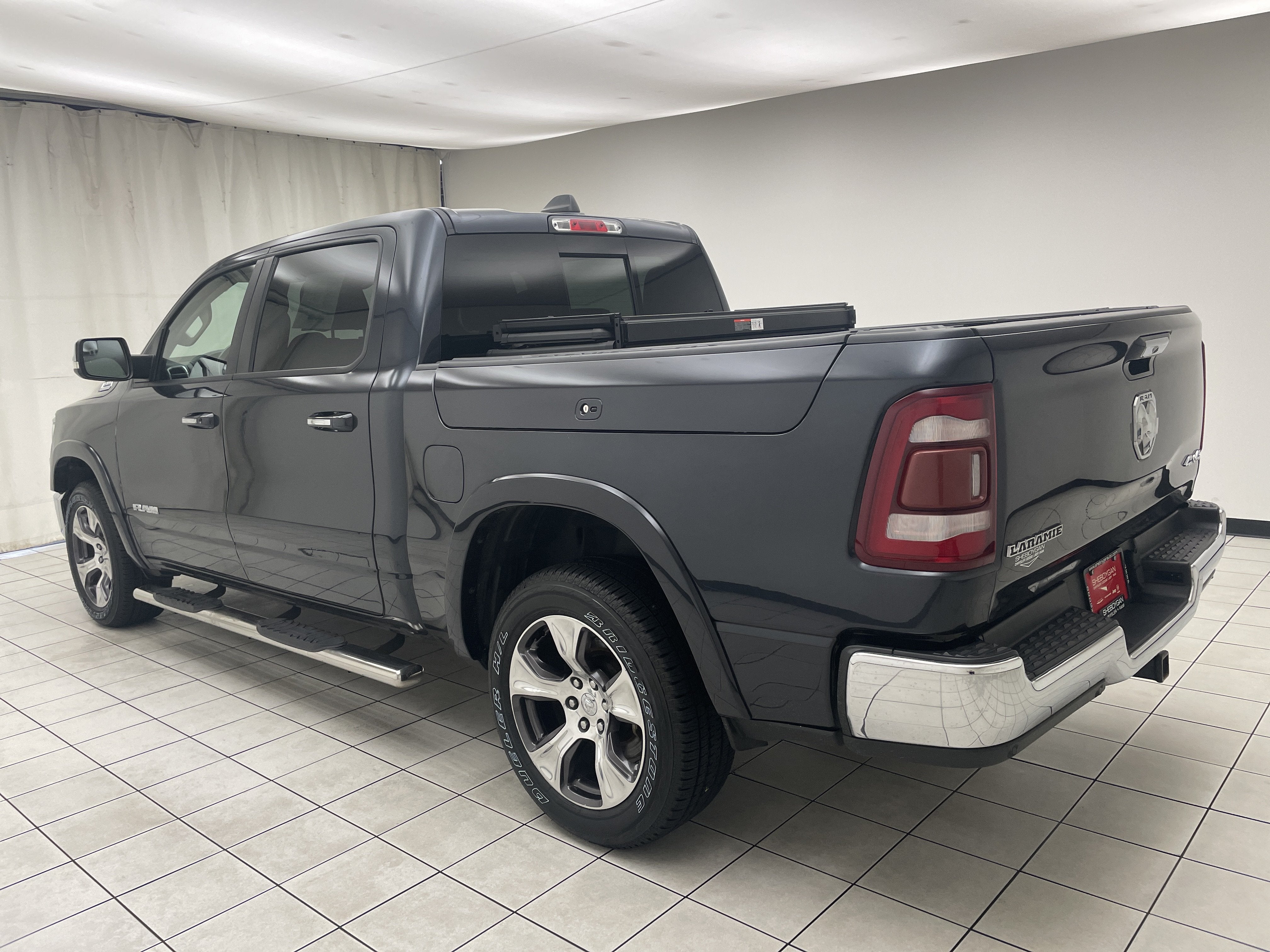 2019 RAM 1500 Laramie Crew Cab 4x4 5'7' Box