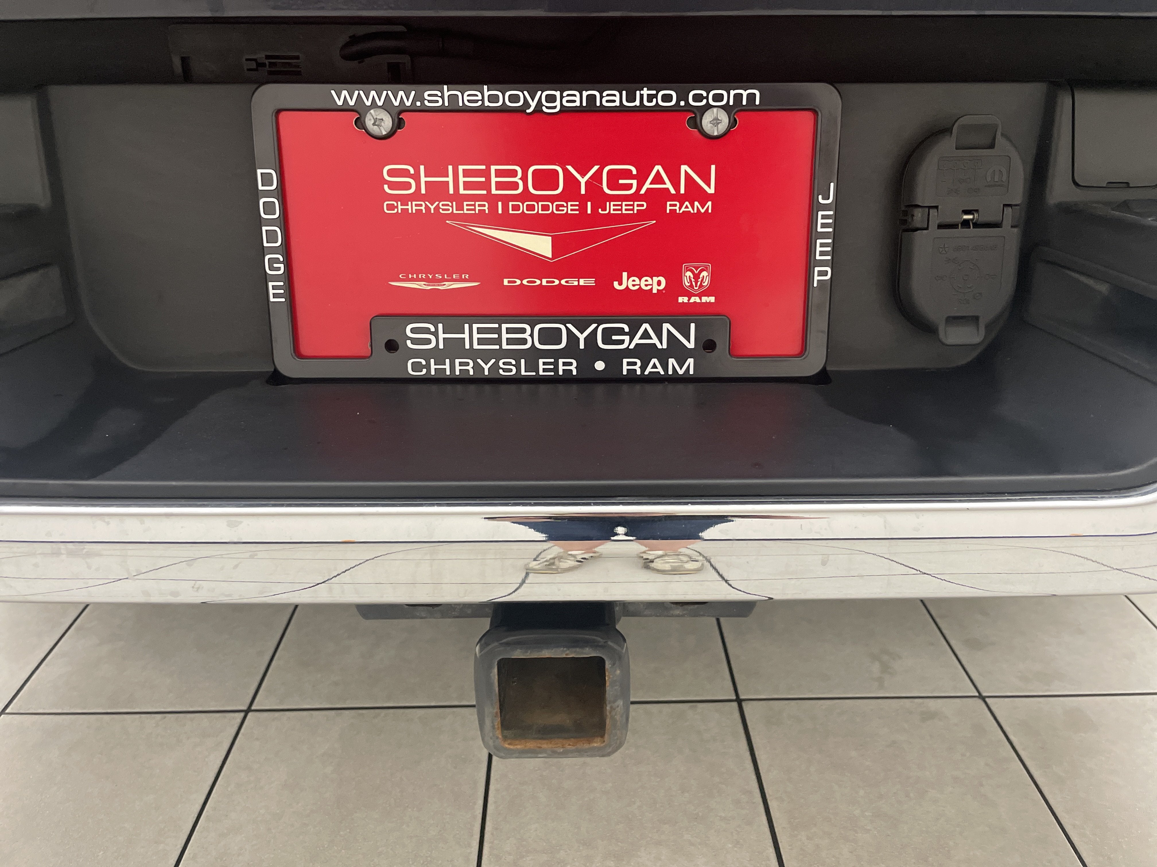 2019 RAM 1500 Laramie Crew Cab 4x4 5'7' Box
