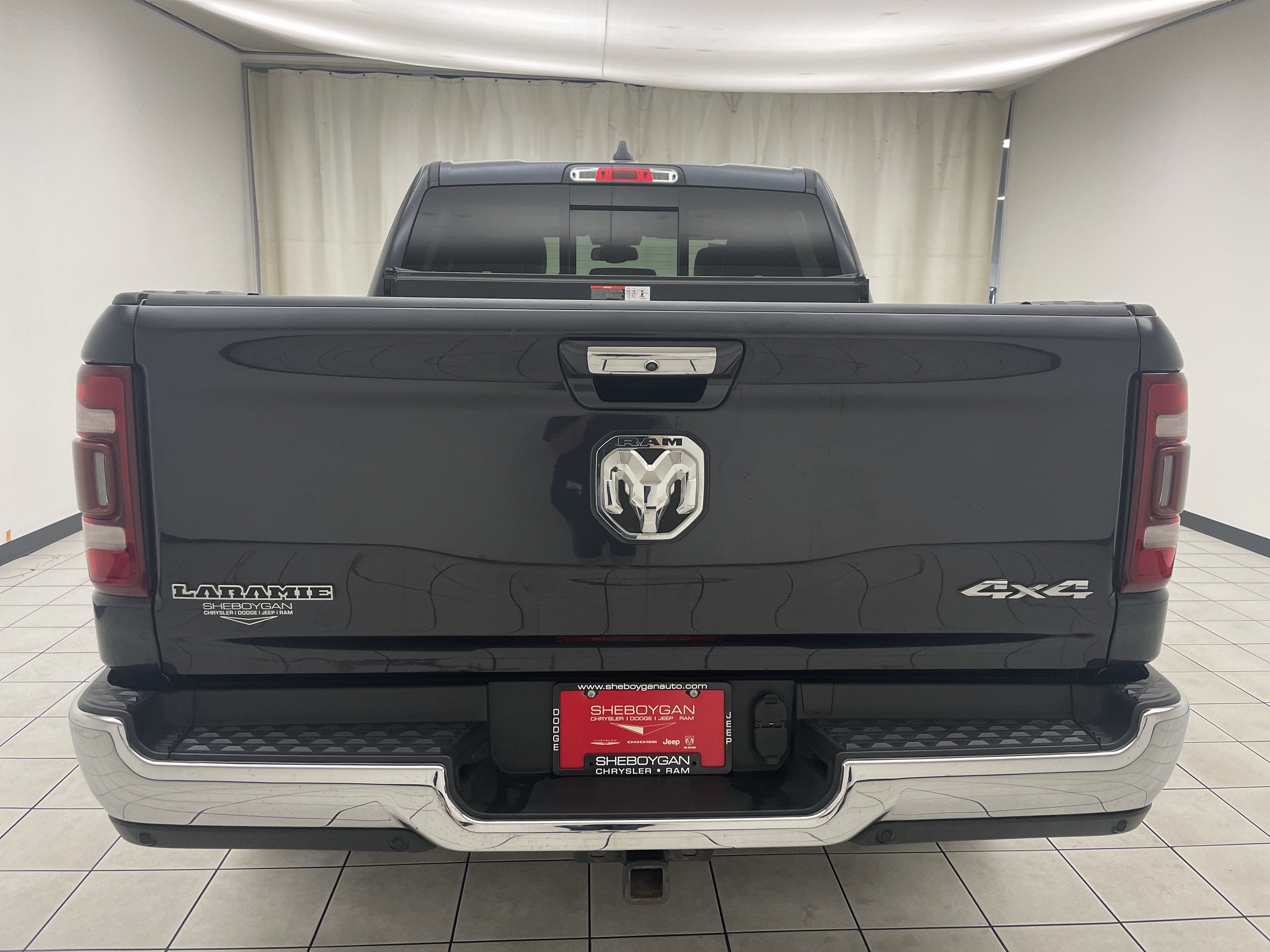 2019 RAM 1500 Laramie Crew Cab 4x4 5'7' Box