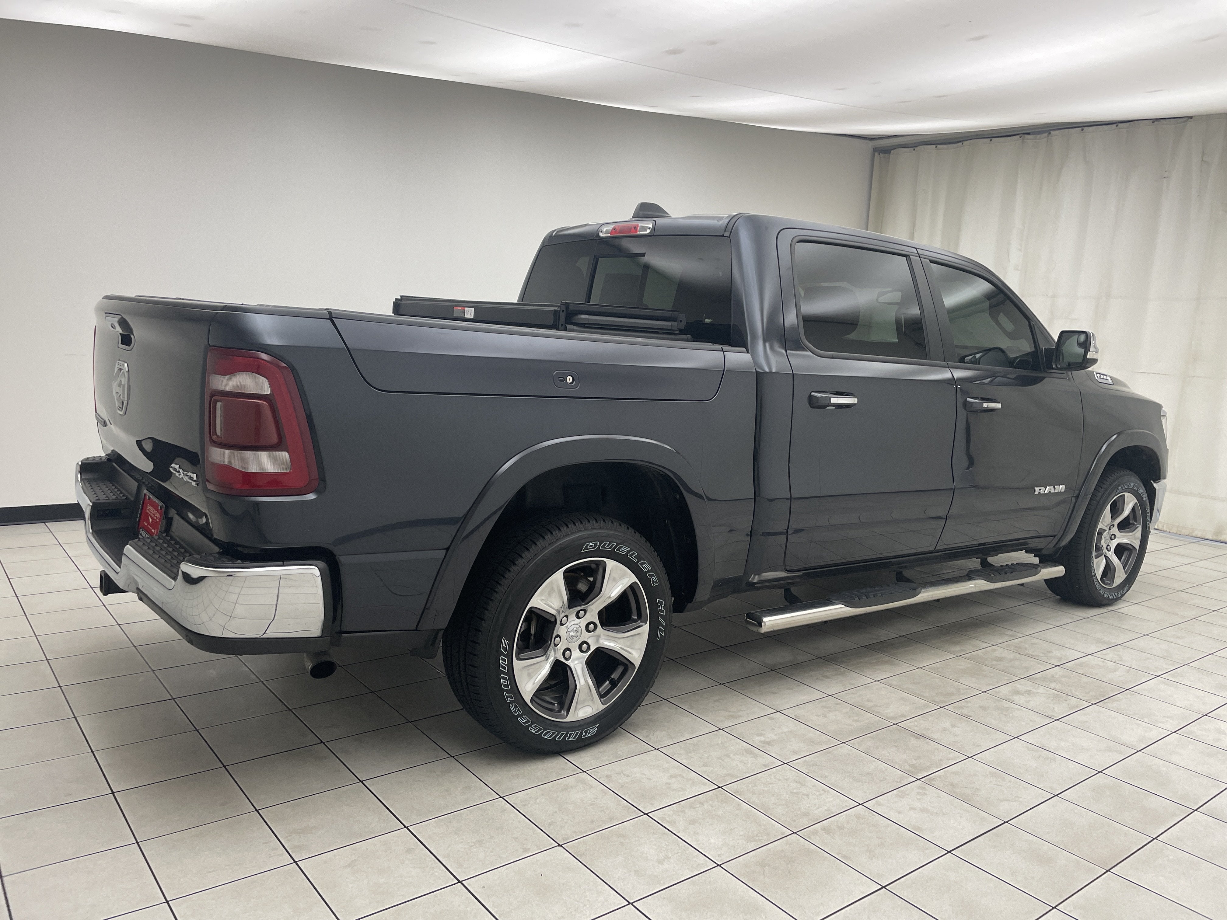 2019 RAM 1500 Laramie Crew Cab 4x4 5'7' Box