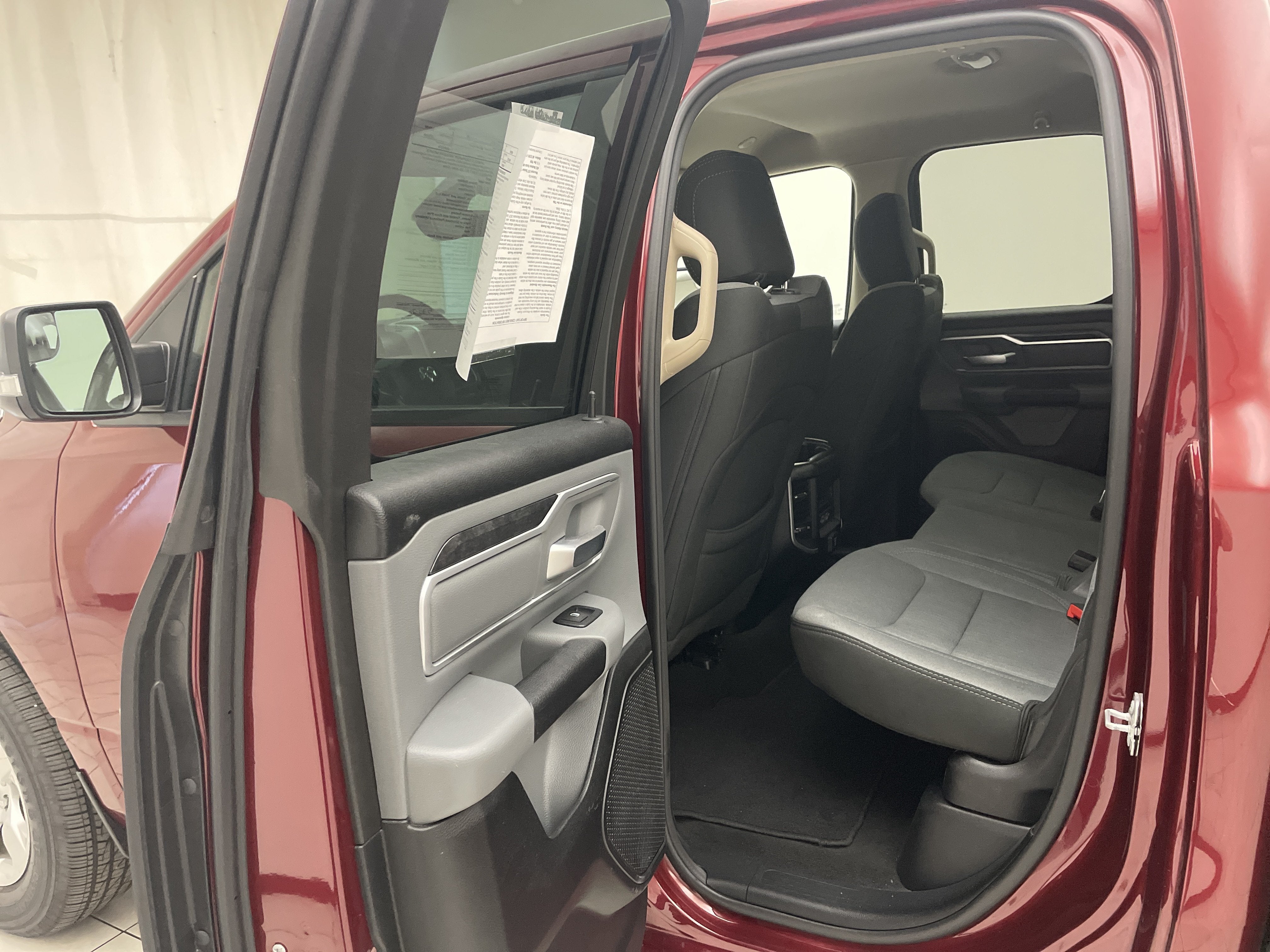 2020 RAM 1500 Big Horn Quad Cab 4x4 6'4' Box