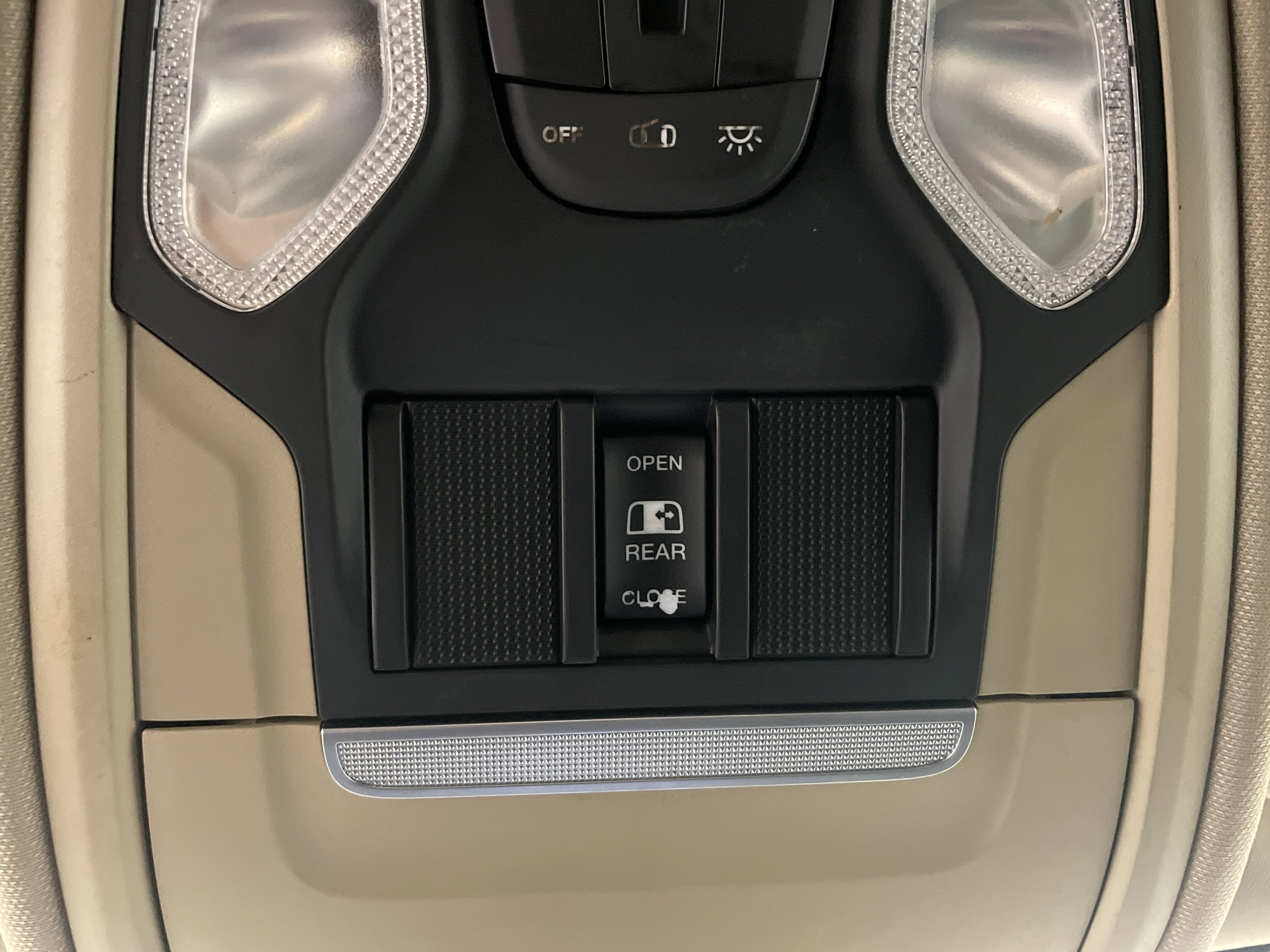 2020 RAM 1500 Big Horn Quad Cab 4x4 6'4' Box