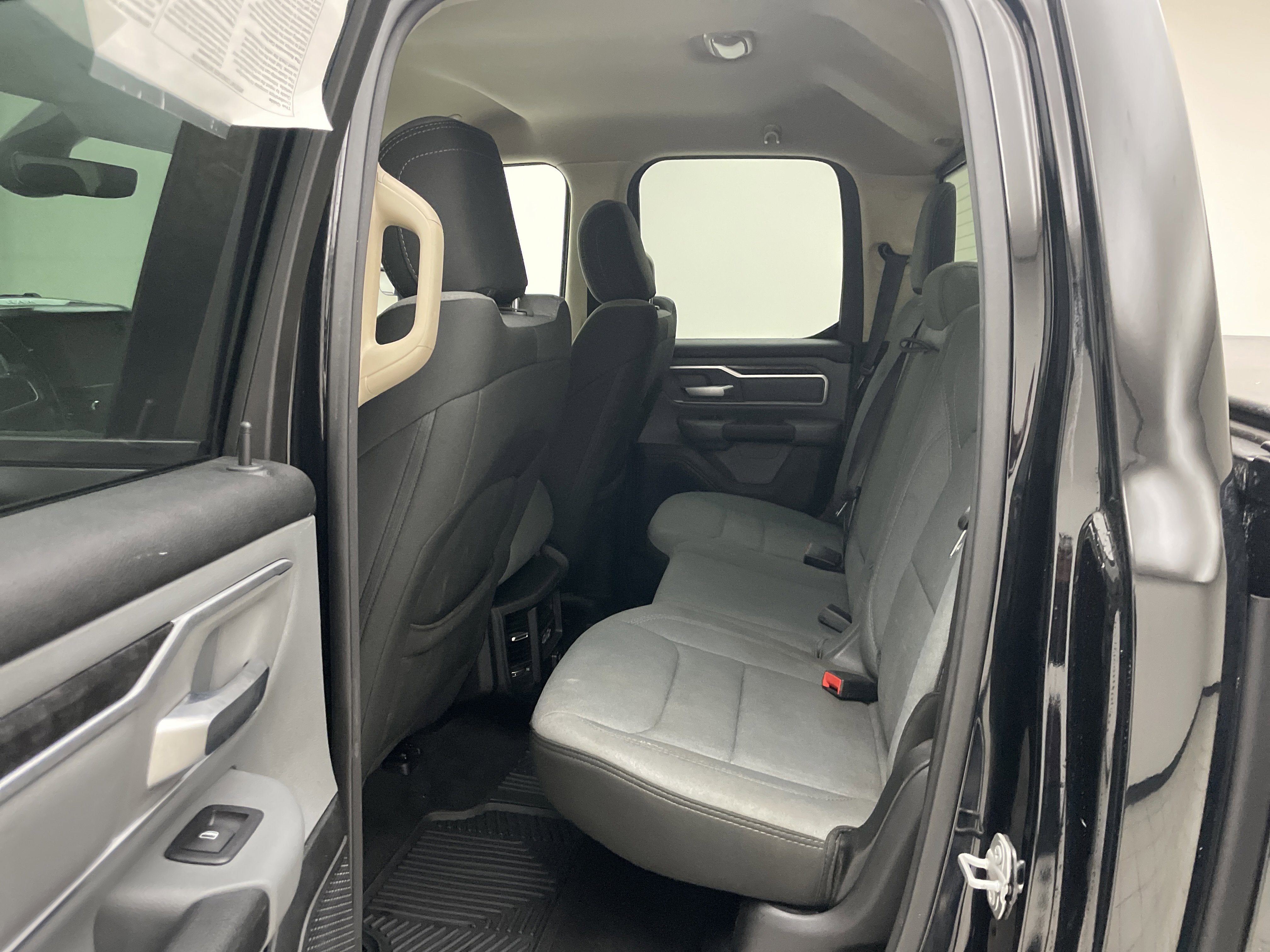 2020 RAM 1500 Big Horn Quad Cab 4x4 6'4' Box
