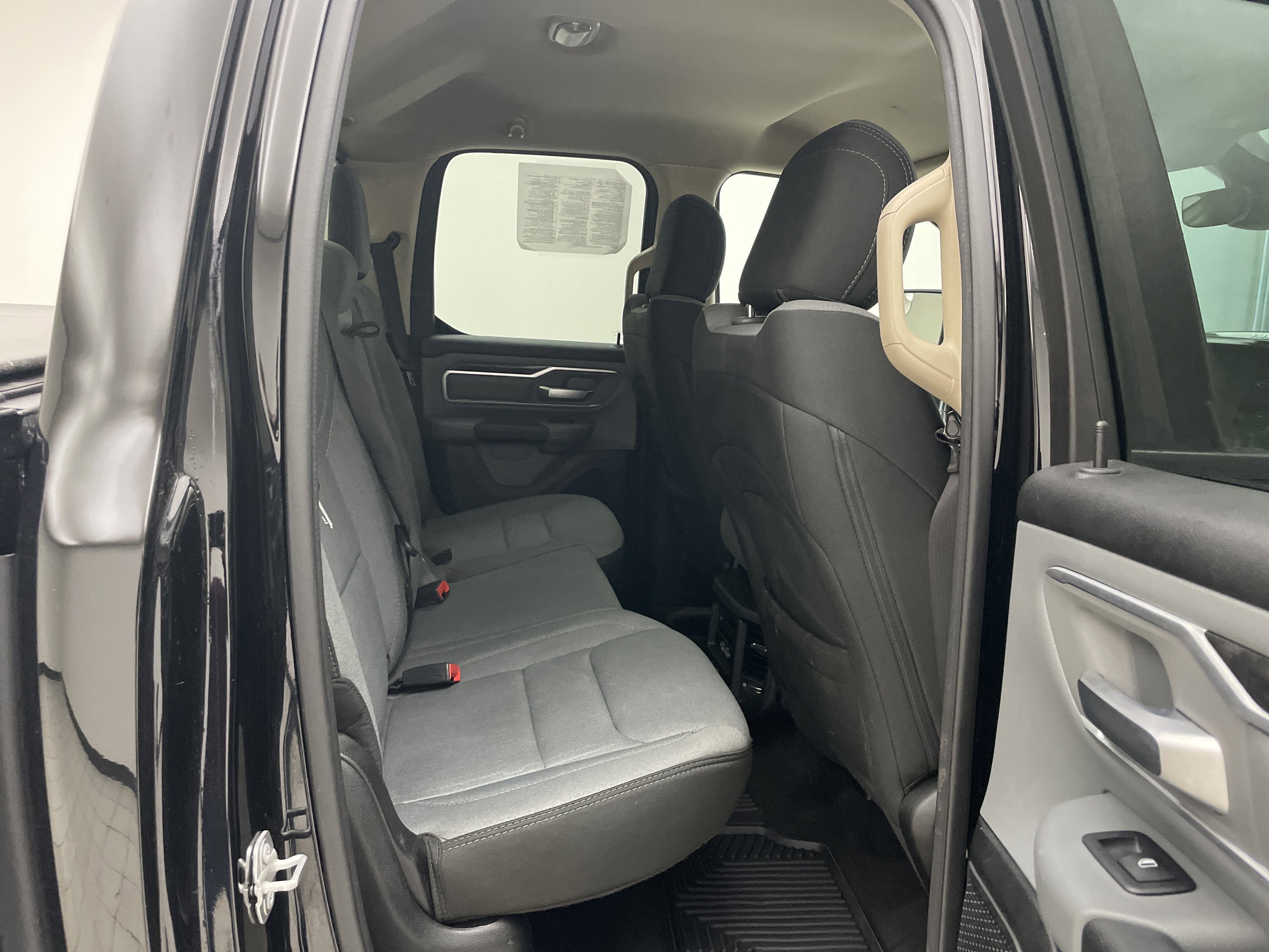 2020 RAM 1500 Big Horn Quad Cab 4x4 6'4' Box