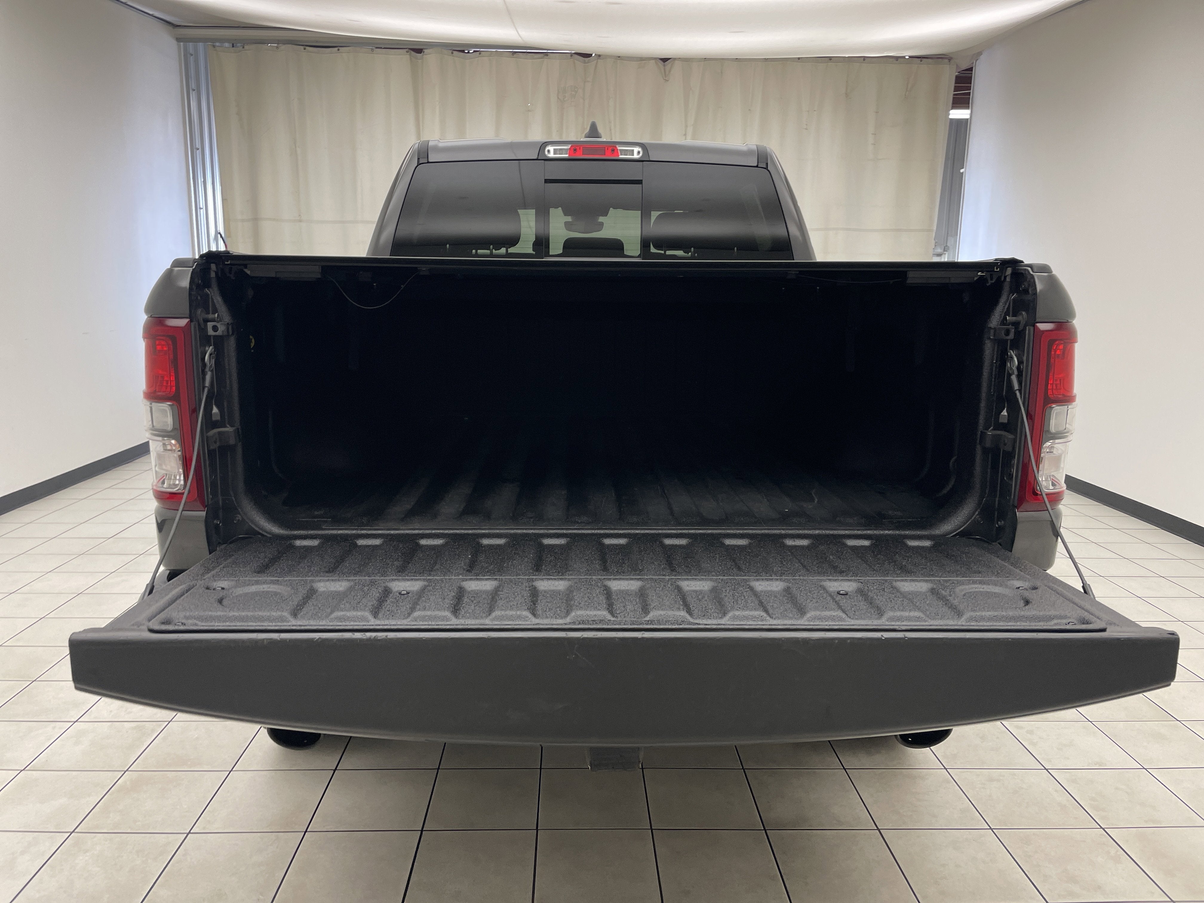 2020 RAM 1500 Big Horn Crew Cab 4x4 5'7' Box
