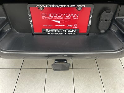 2020 RAM 1500 Big Horn Crew Cab 4x4 5'7' Box