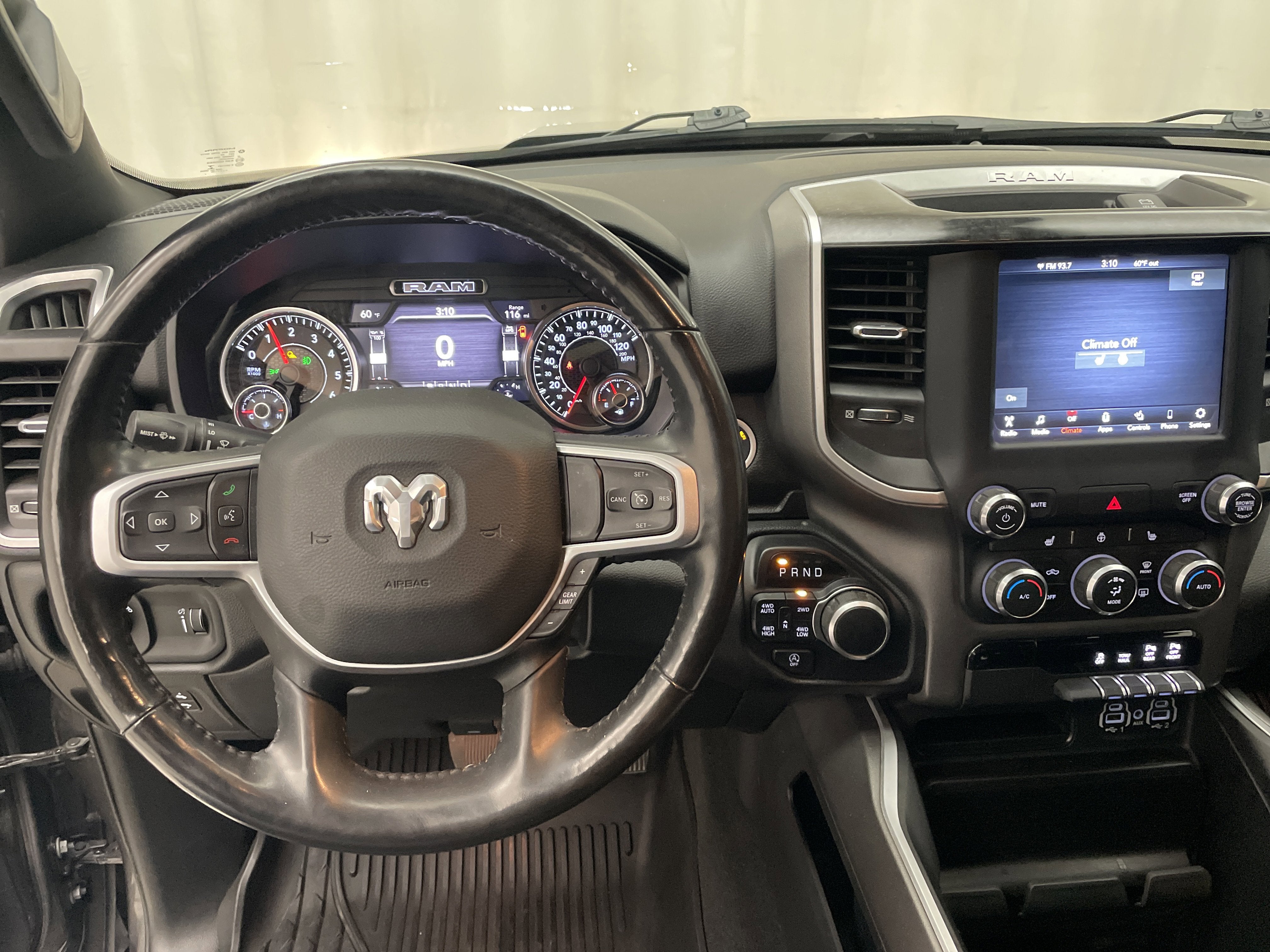 2020 RAM 1500 Big Horn Crew Cab 4x4 5'7' Box