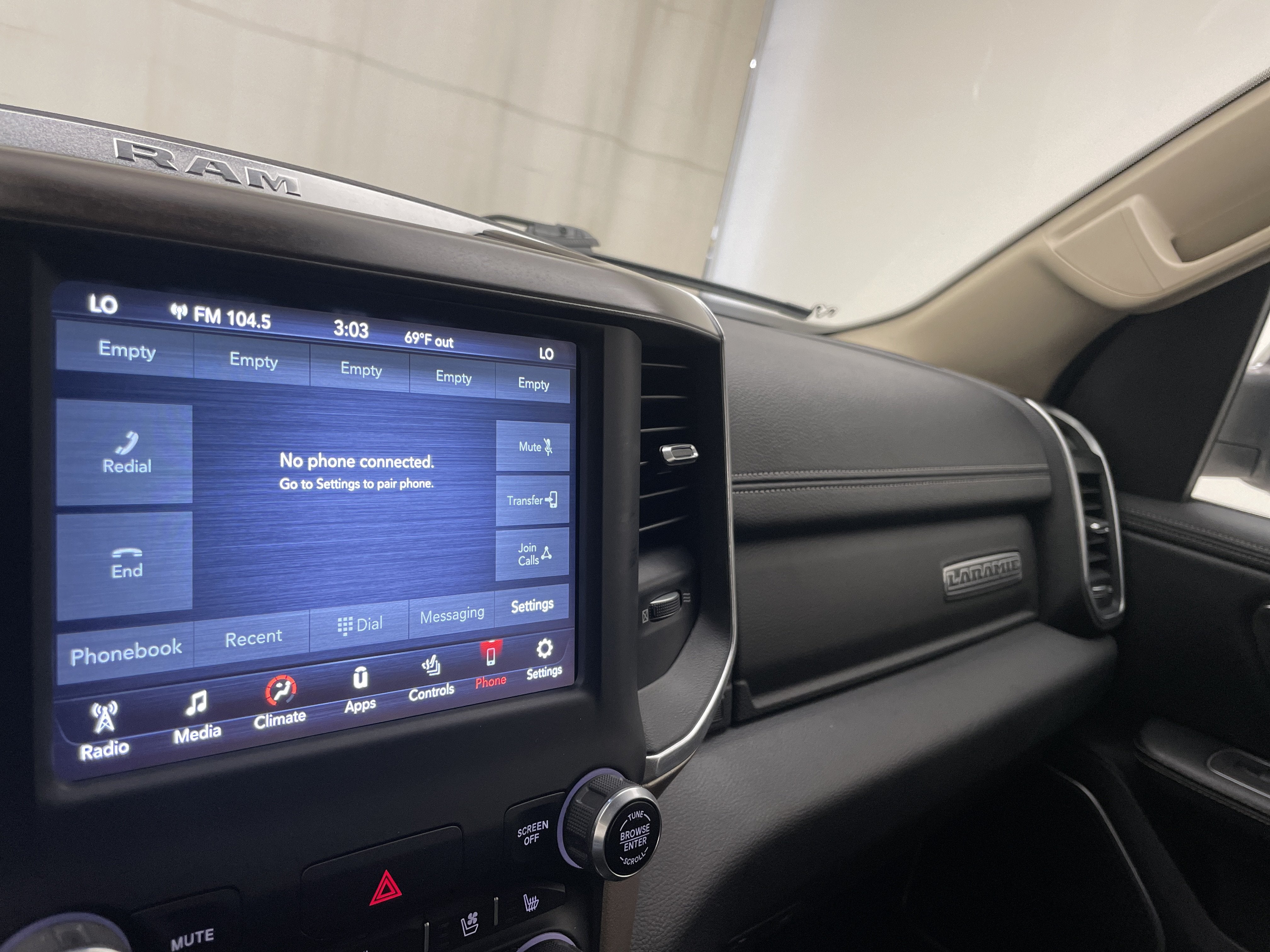 2021 RAM 1500 Laramie Crew Cab 4x4 5'7' Box