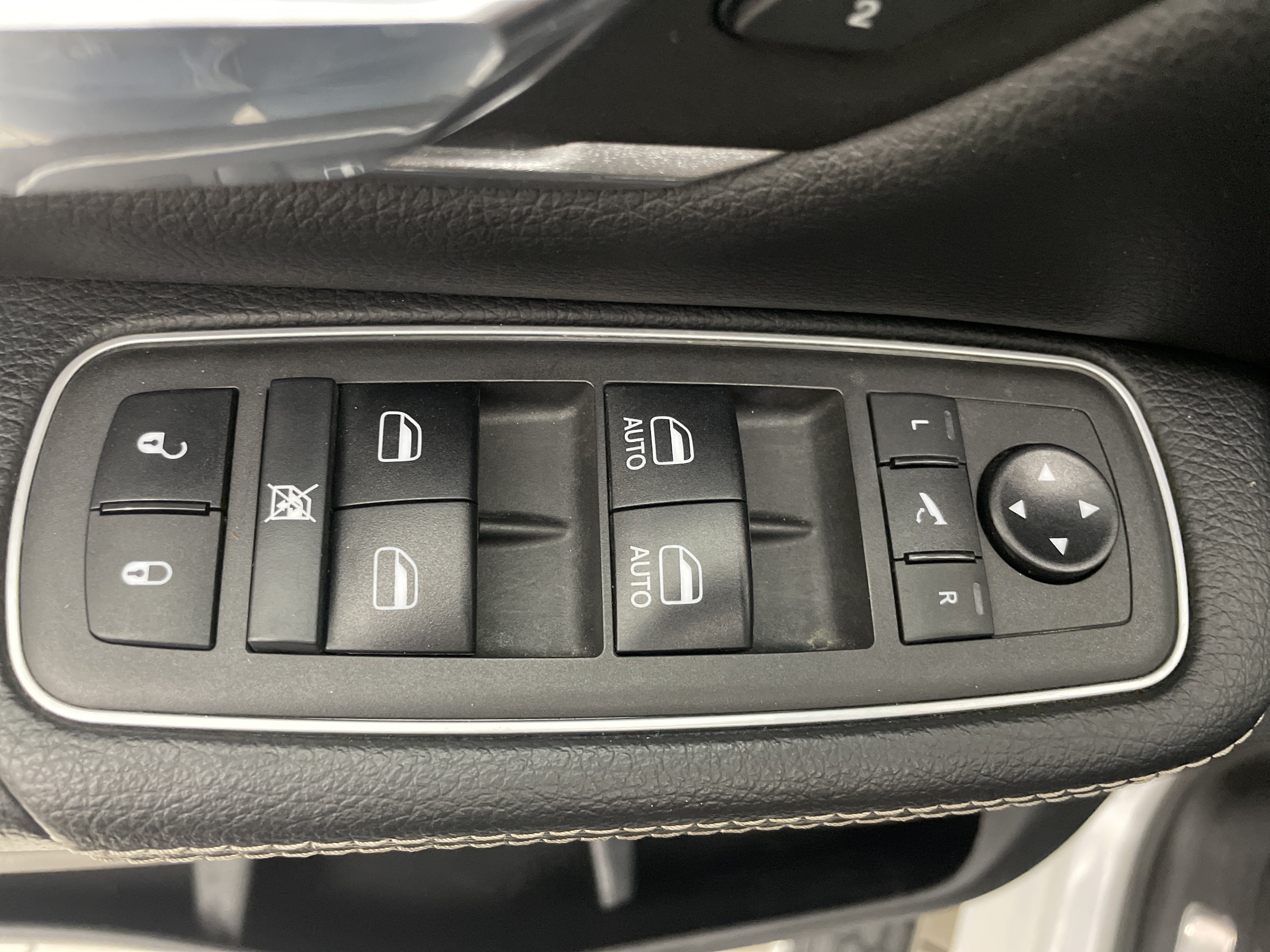 2021 RAM 1500 Laramie Crew Cab 4x4 5'7' Box
