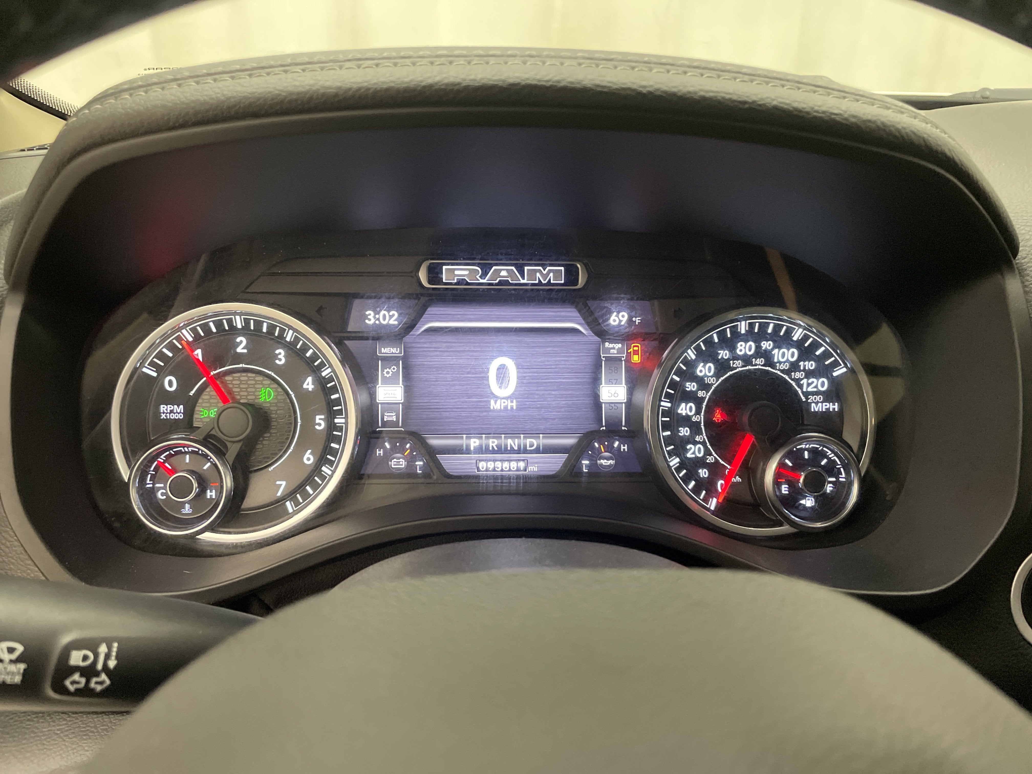 2021 RAM 1500 Laramie Crew Cab 4x4 5'7' Box