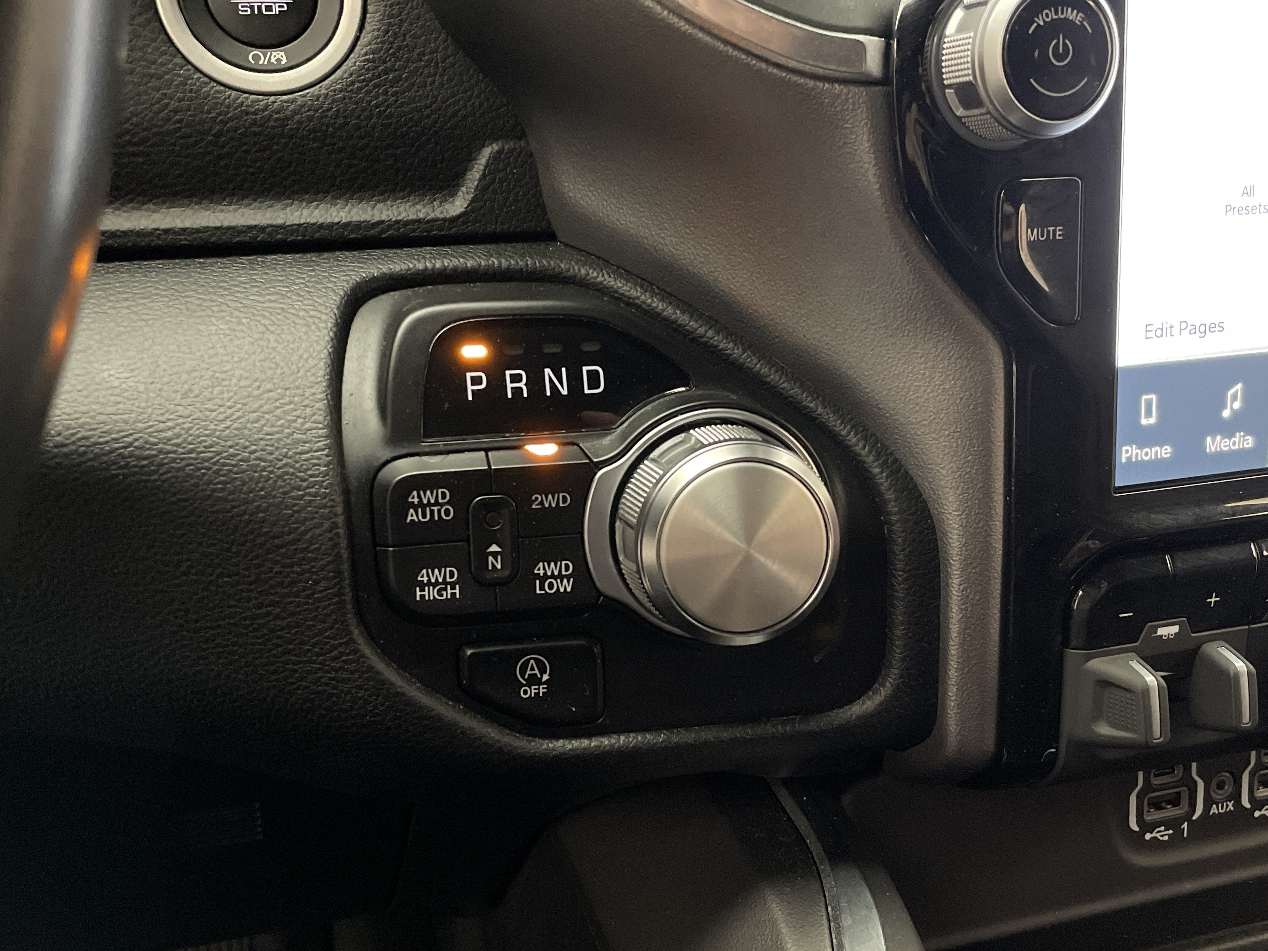 2022 RAM 1500 Laramie Crew Cab 4x4 6'4' Box