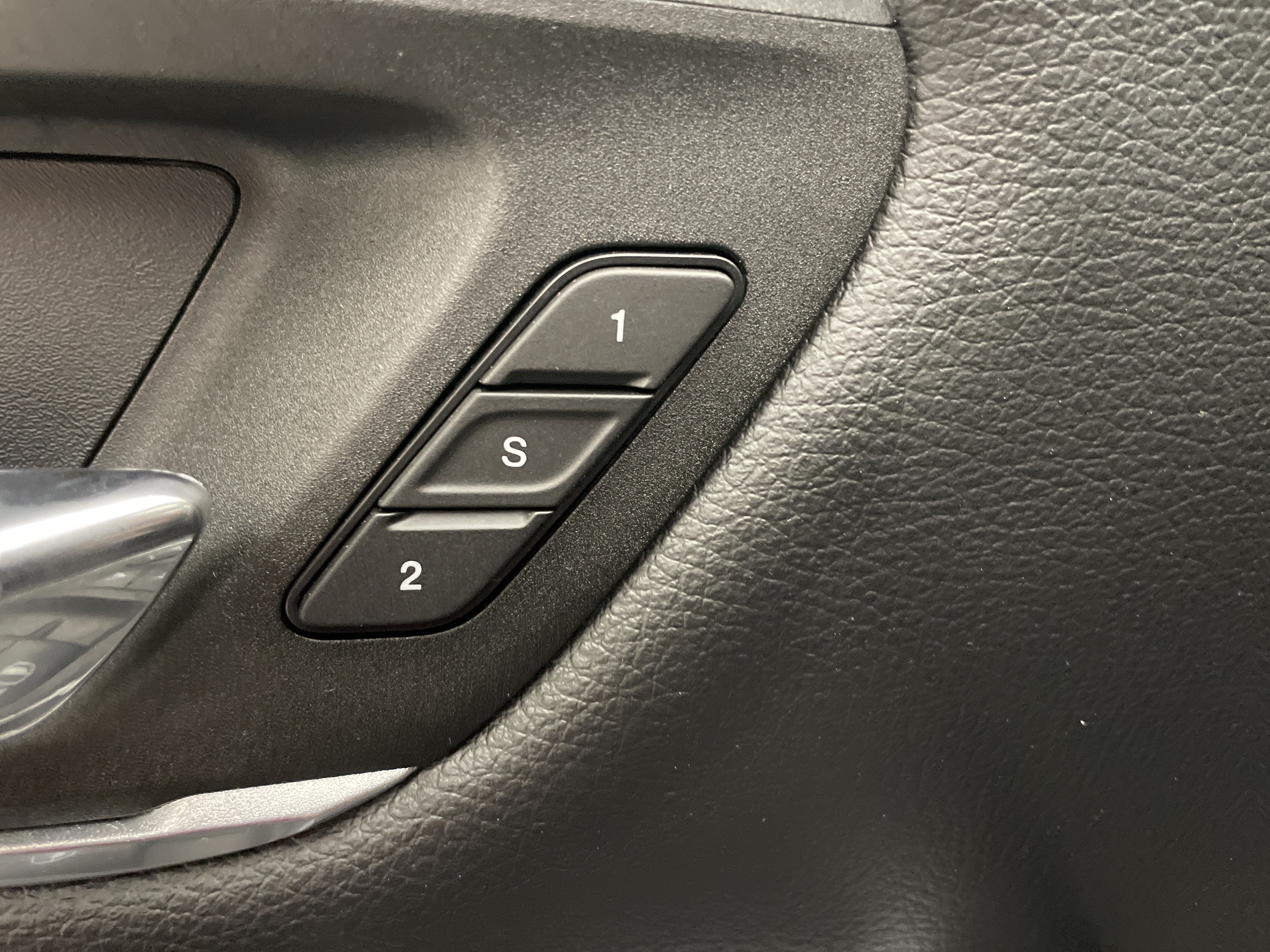 2022 RAM 1500 Laramie Crew Cab 4x4 6'4' Box