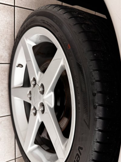 2005 Chevrolet Corvette Base