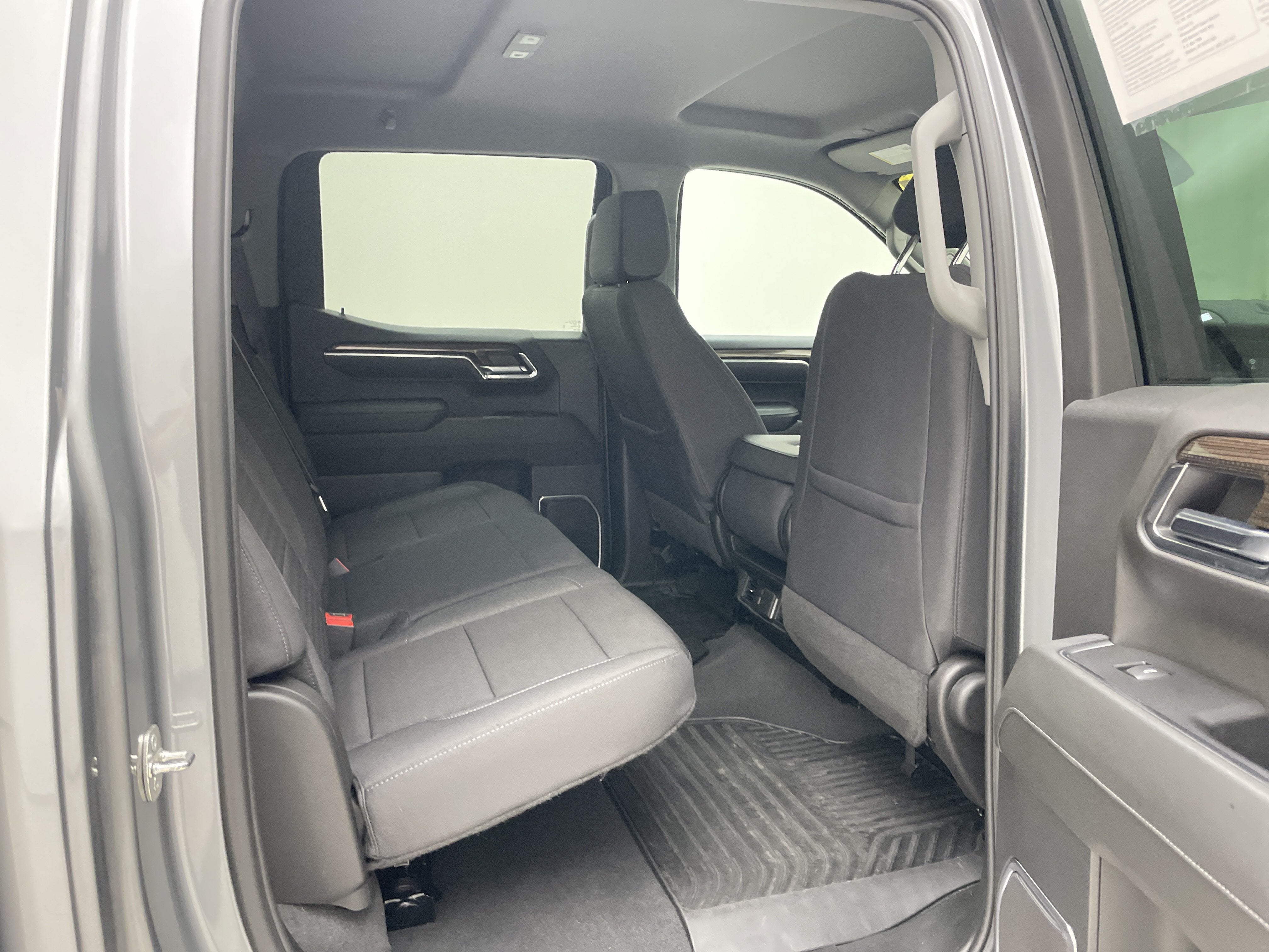 2024 Chevrolet Silverado 1500 4WD Crew Cab Short Bed LT with 2FL