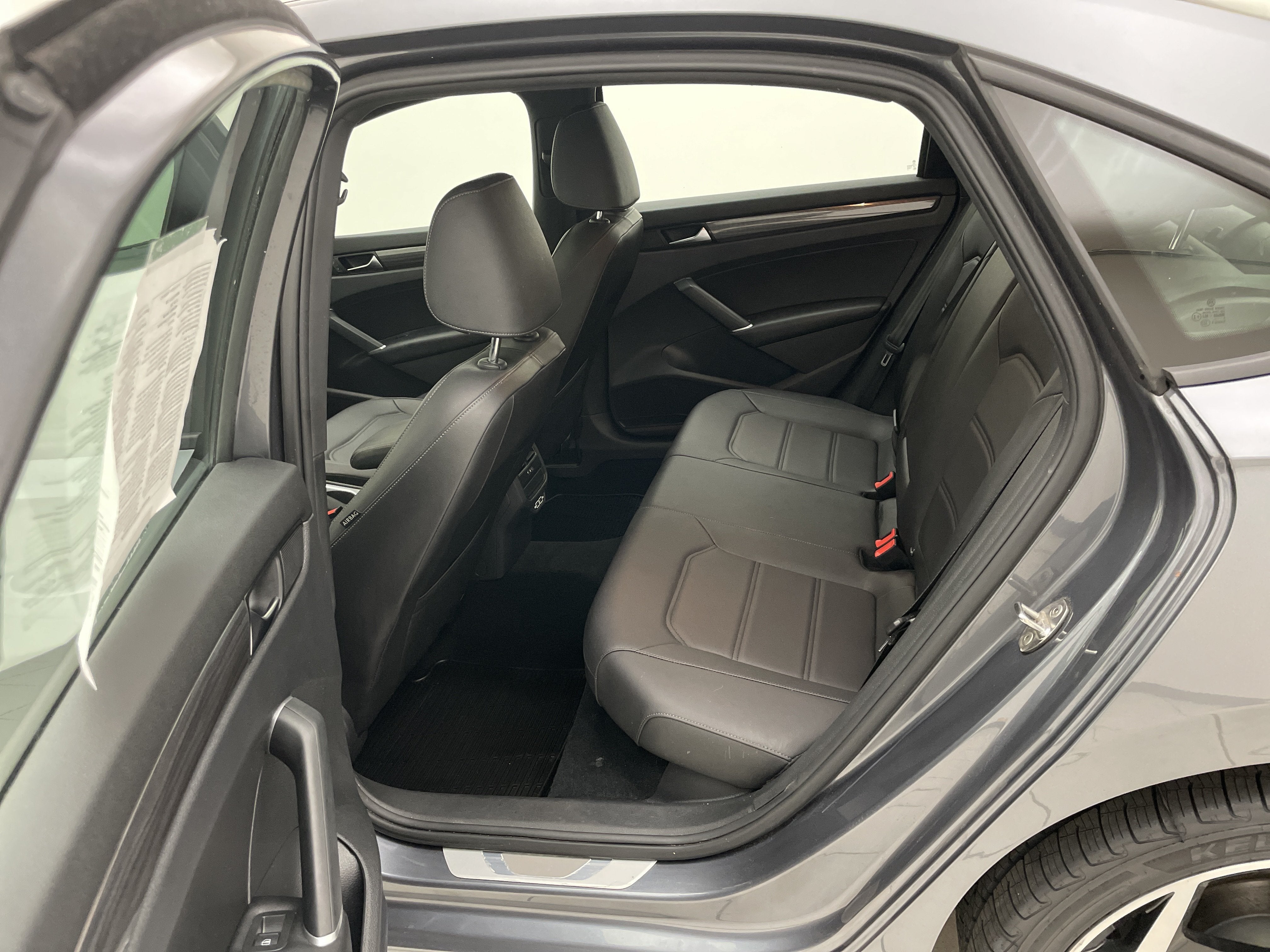 2021 Volkswagen Passat 2.0T R-Line