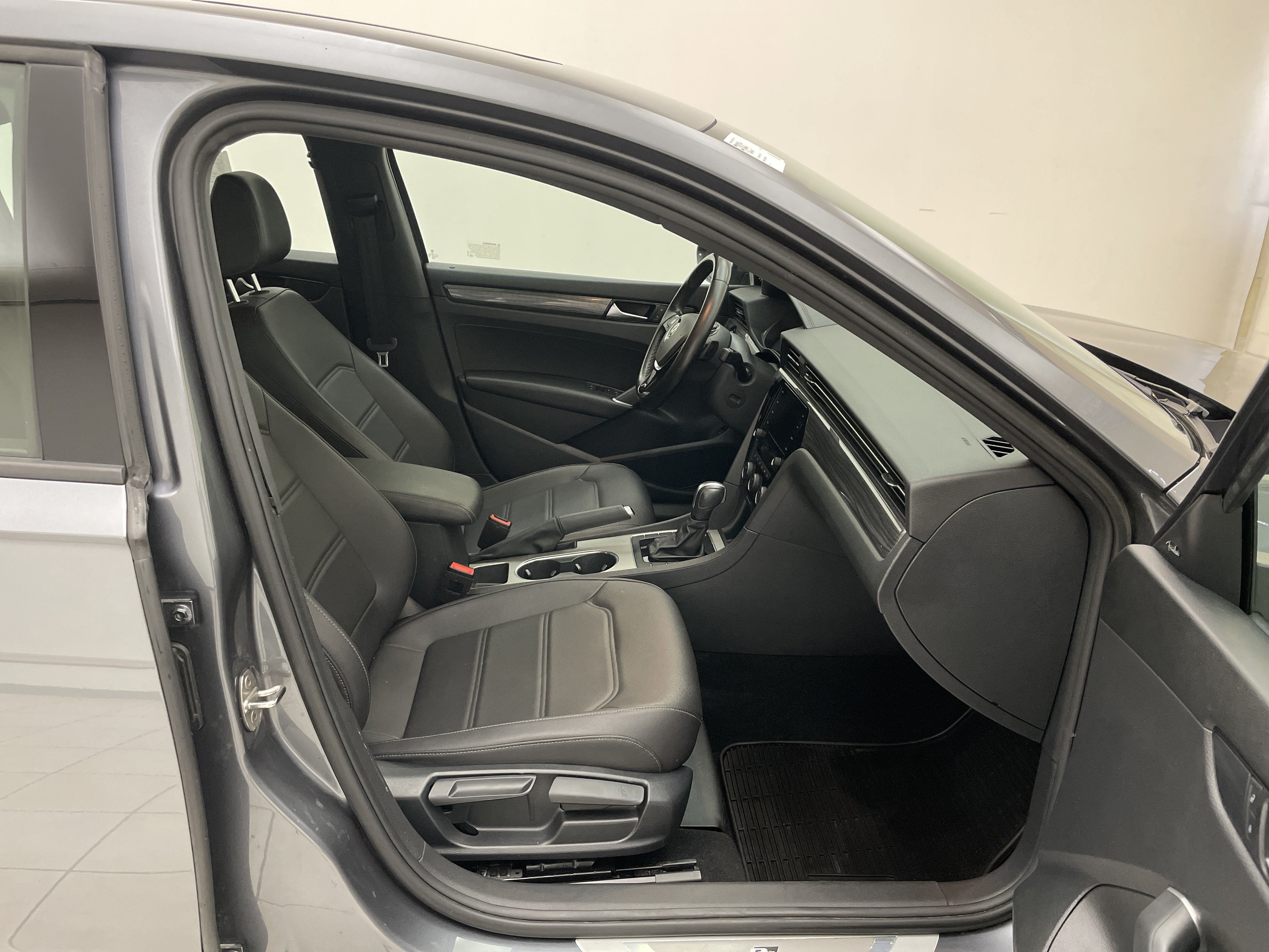 2021 Volkswagen Passat 2.0T R-Line