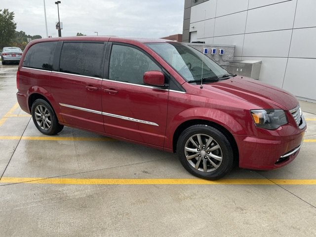 2015 Chrysler Town & Country S