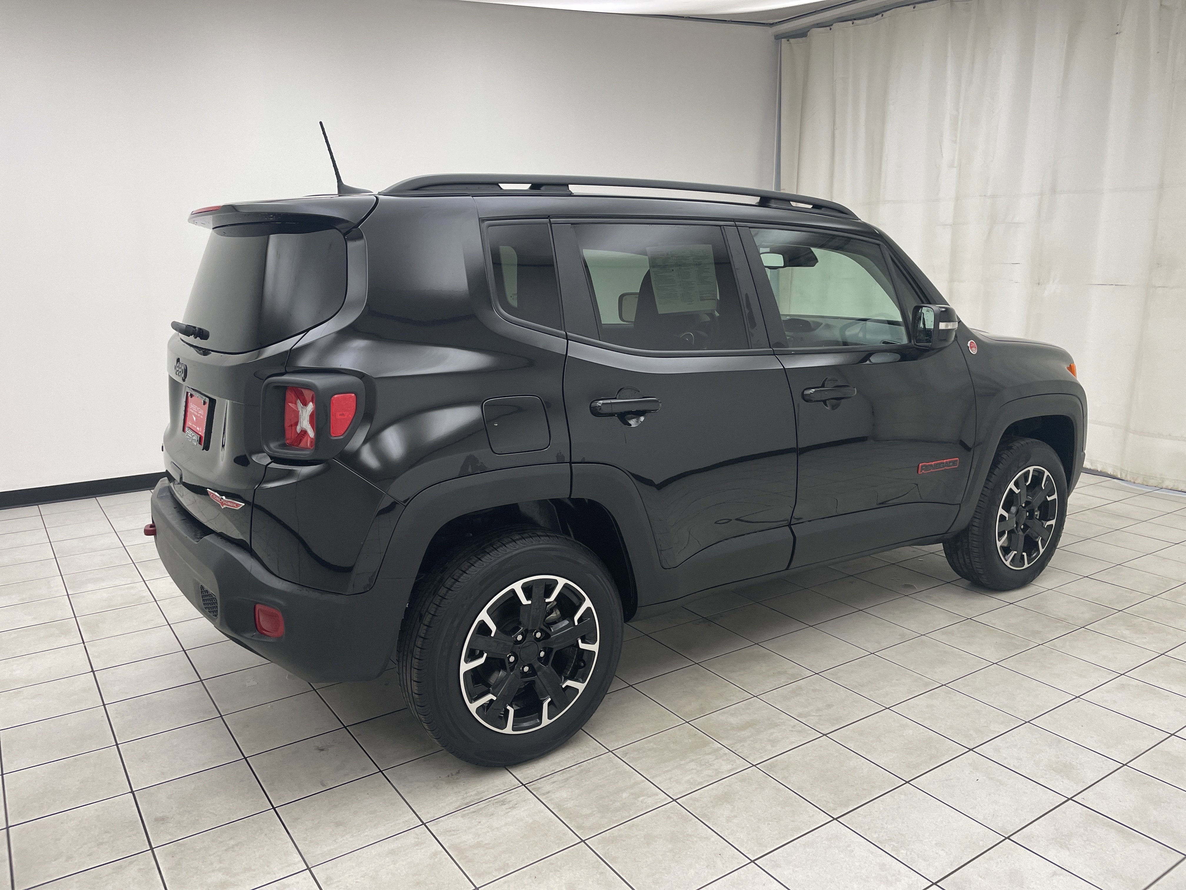 2023 Jeep Renegade Trailhawk 4x4